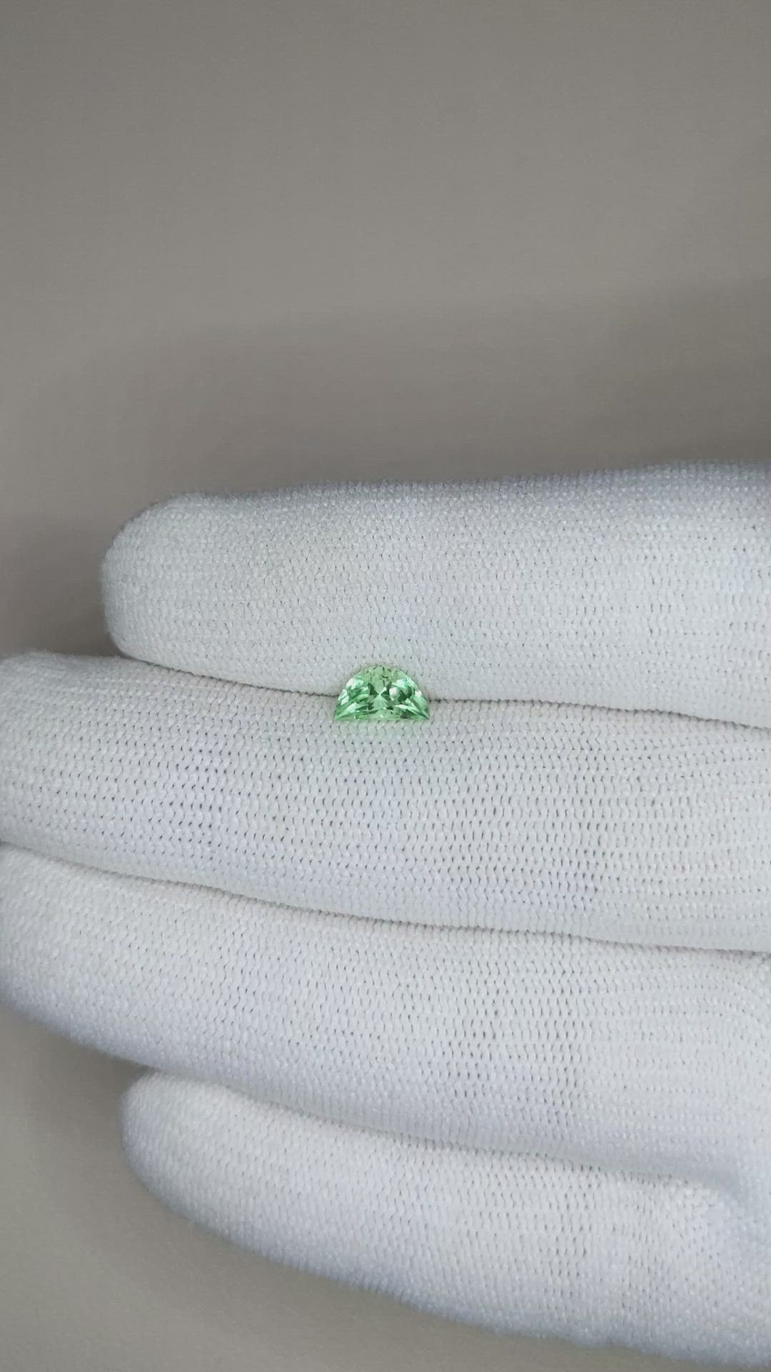 0.54 Ct. Emerald from Russia Size Video