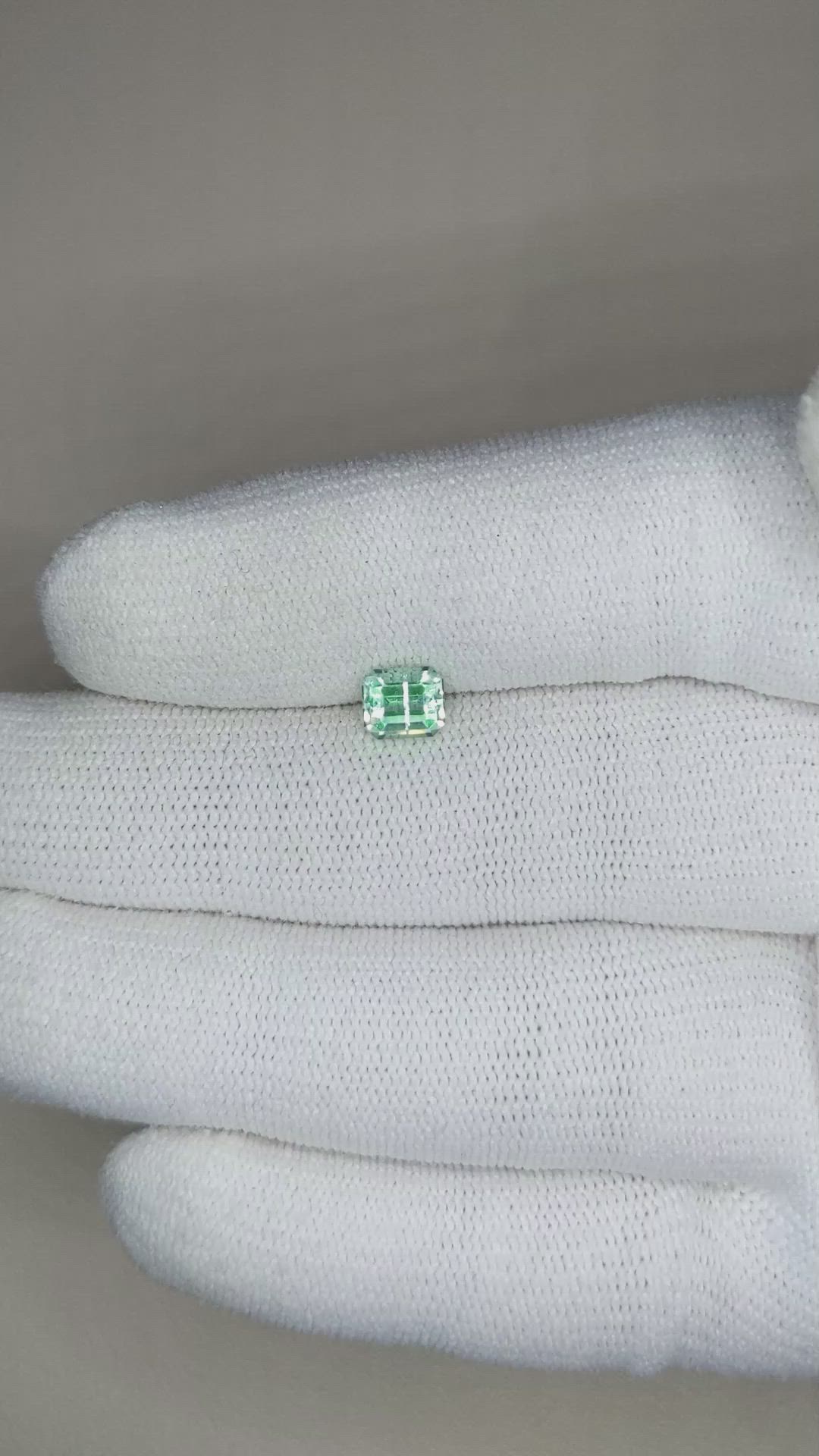 0.70 Ct. Emerald from Russia Size Video