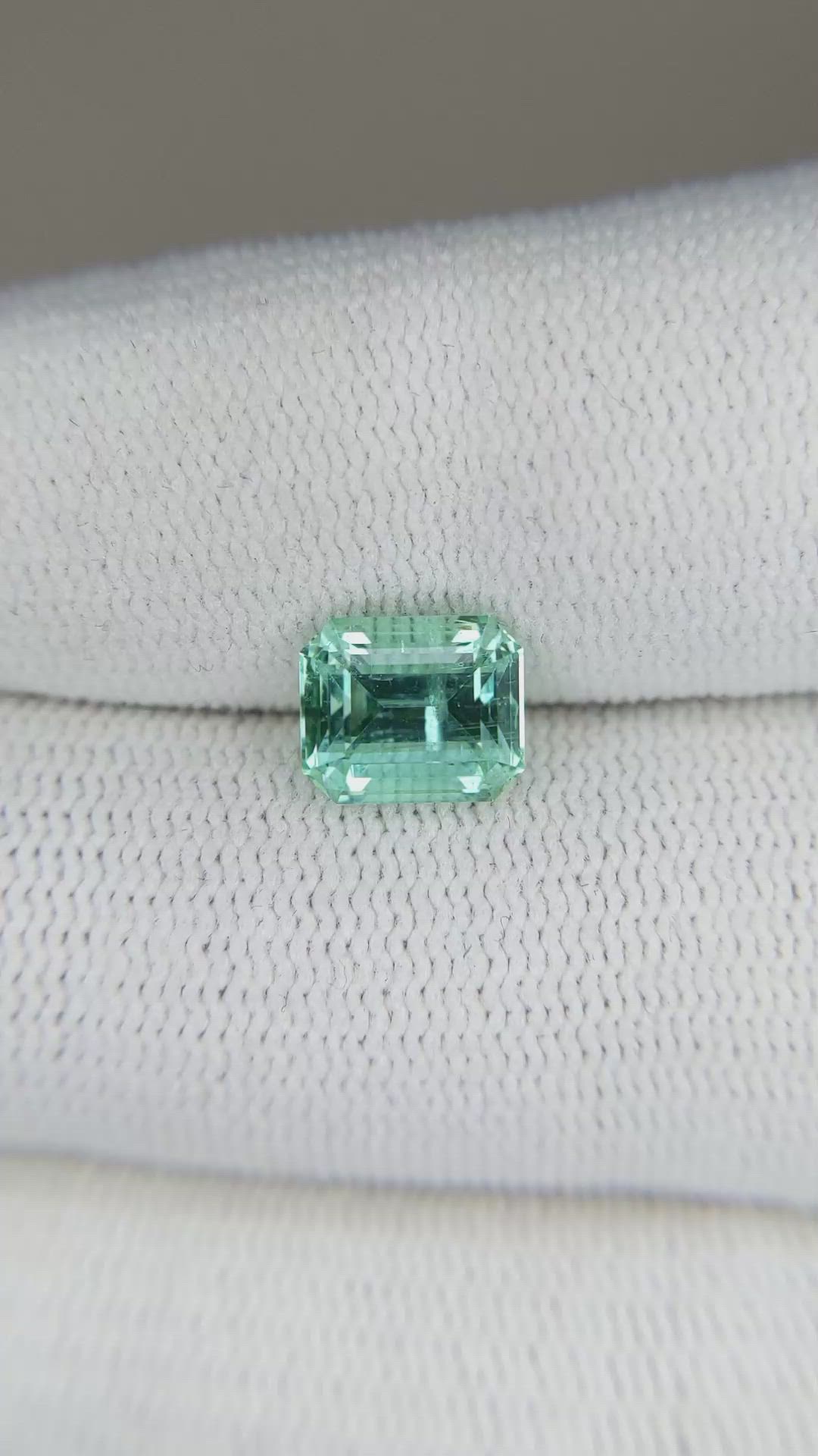 1.75 Ct. Emerald from Russia Size Video