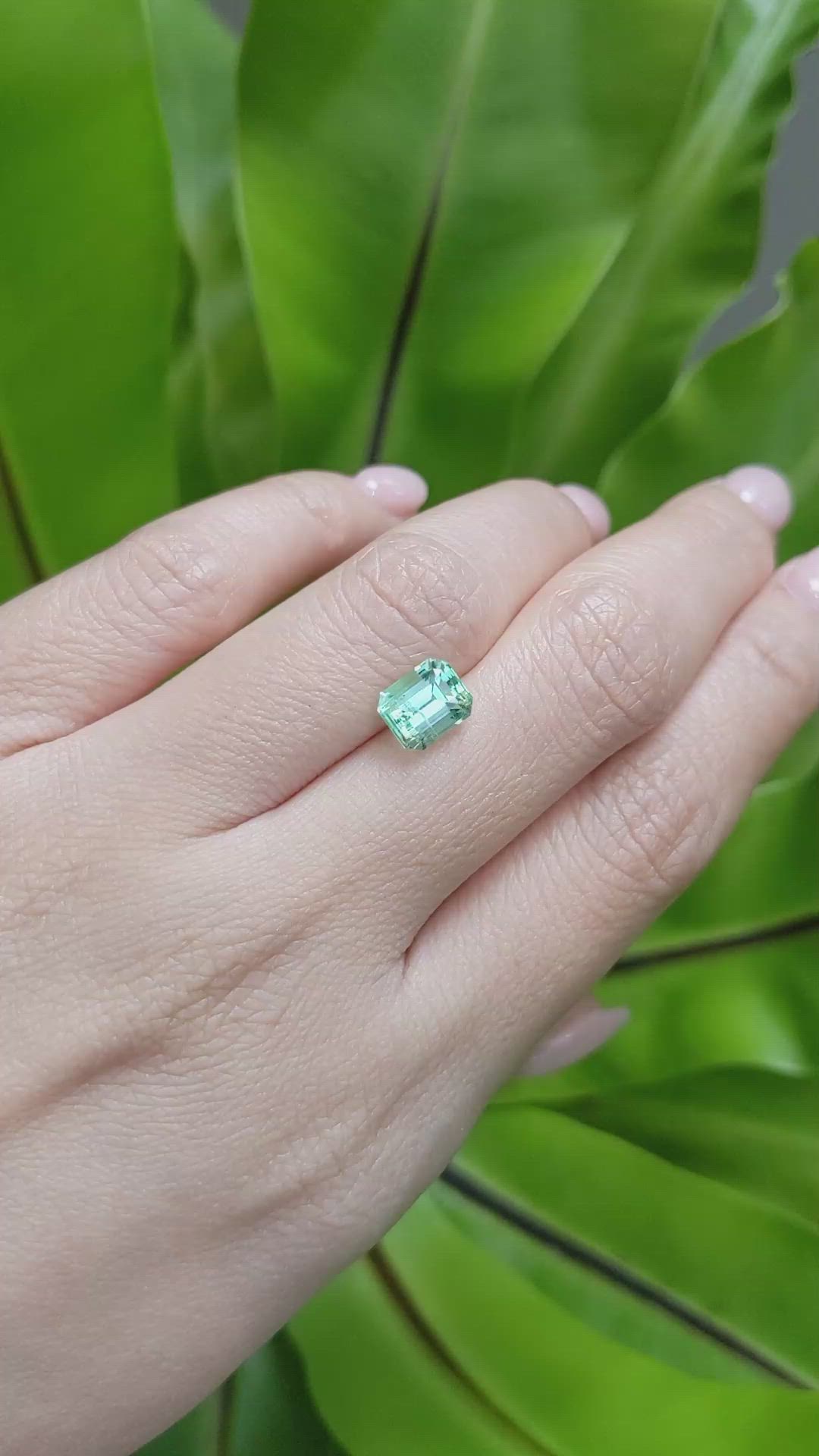 1.75 Ct. Emerald from Russia Size Video