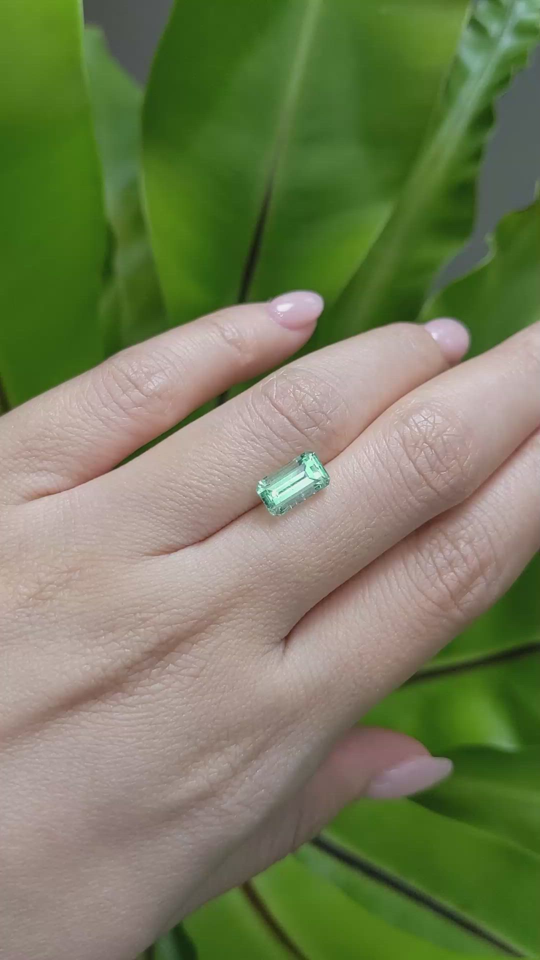1.94 Ct. Emerald from Russia Size Video