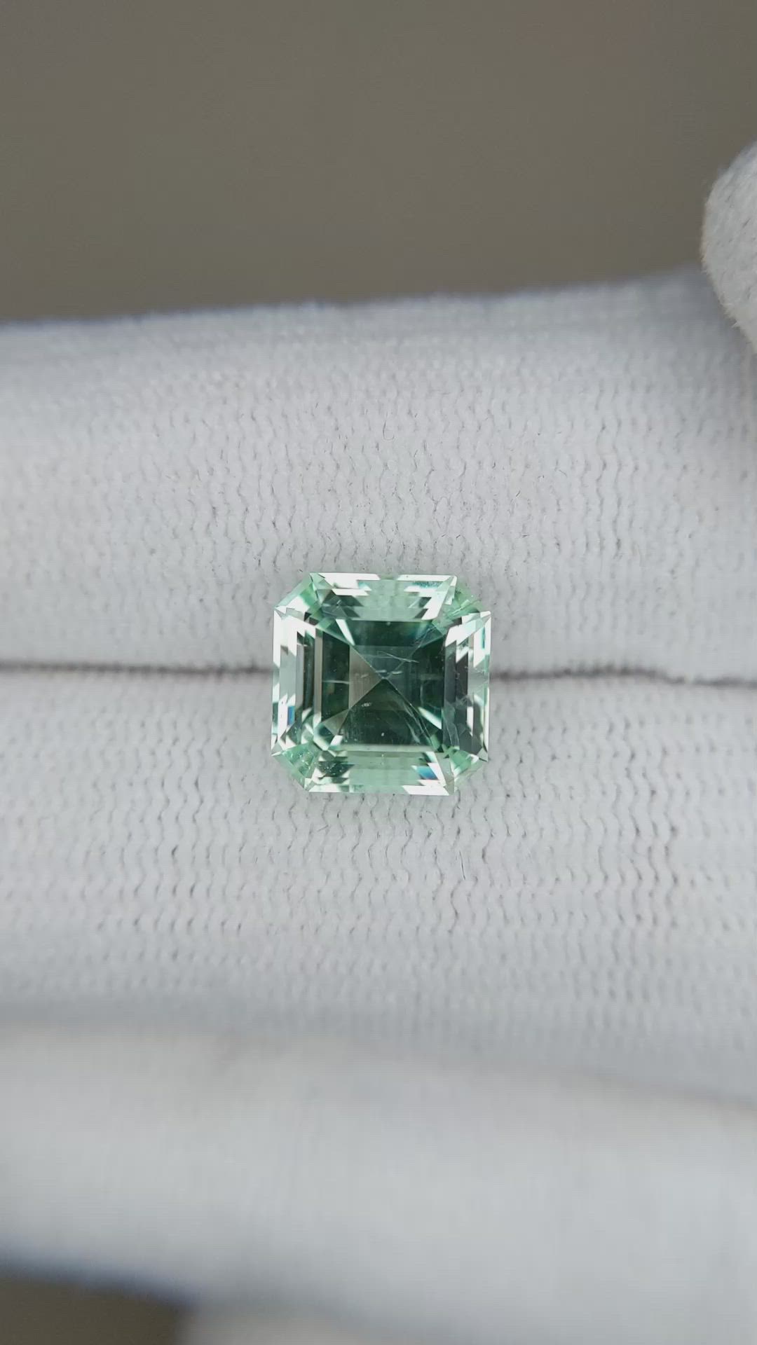 2.69 Ct. Emerald from Russia Size Video