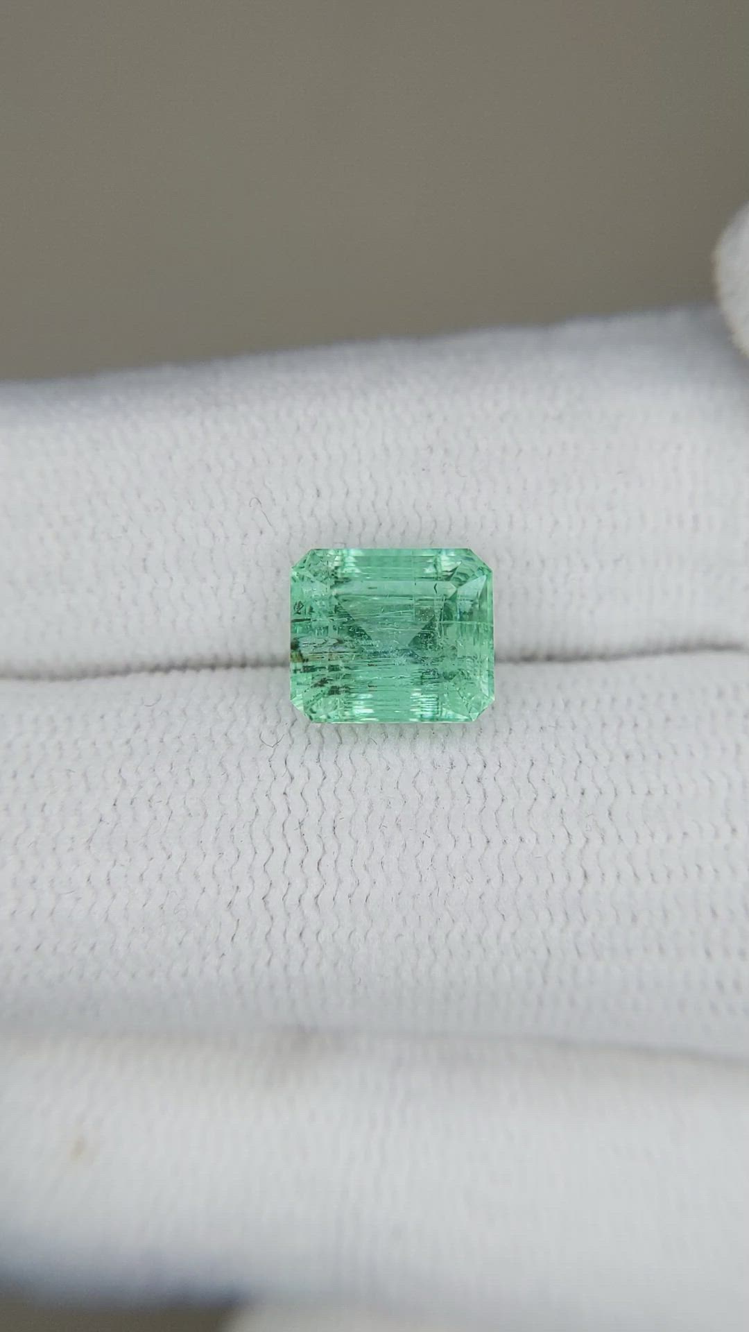 2.14 Ct. Emerald from Russia Size Video