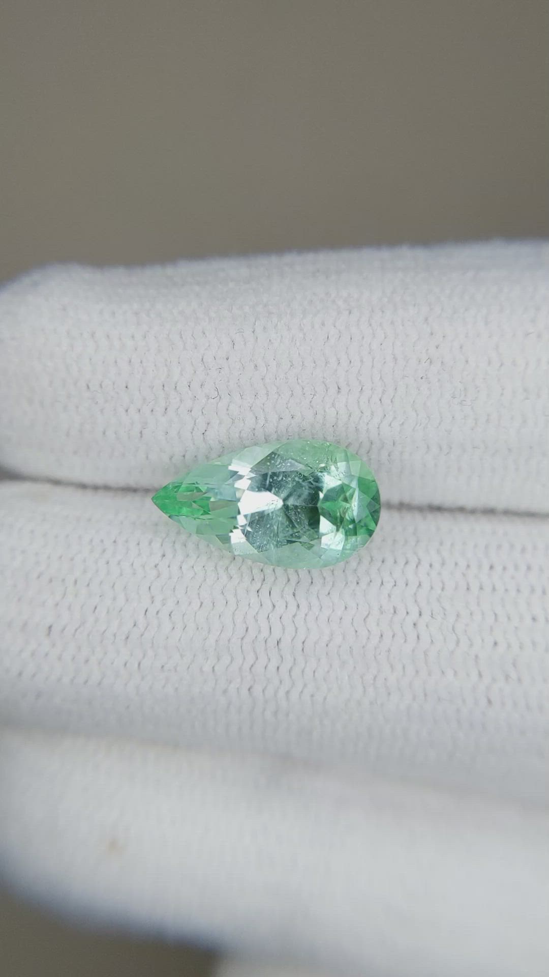 2.23 Ct. Emerald from Russia Size Video