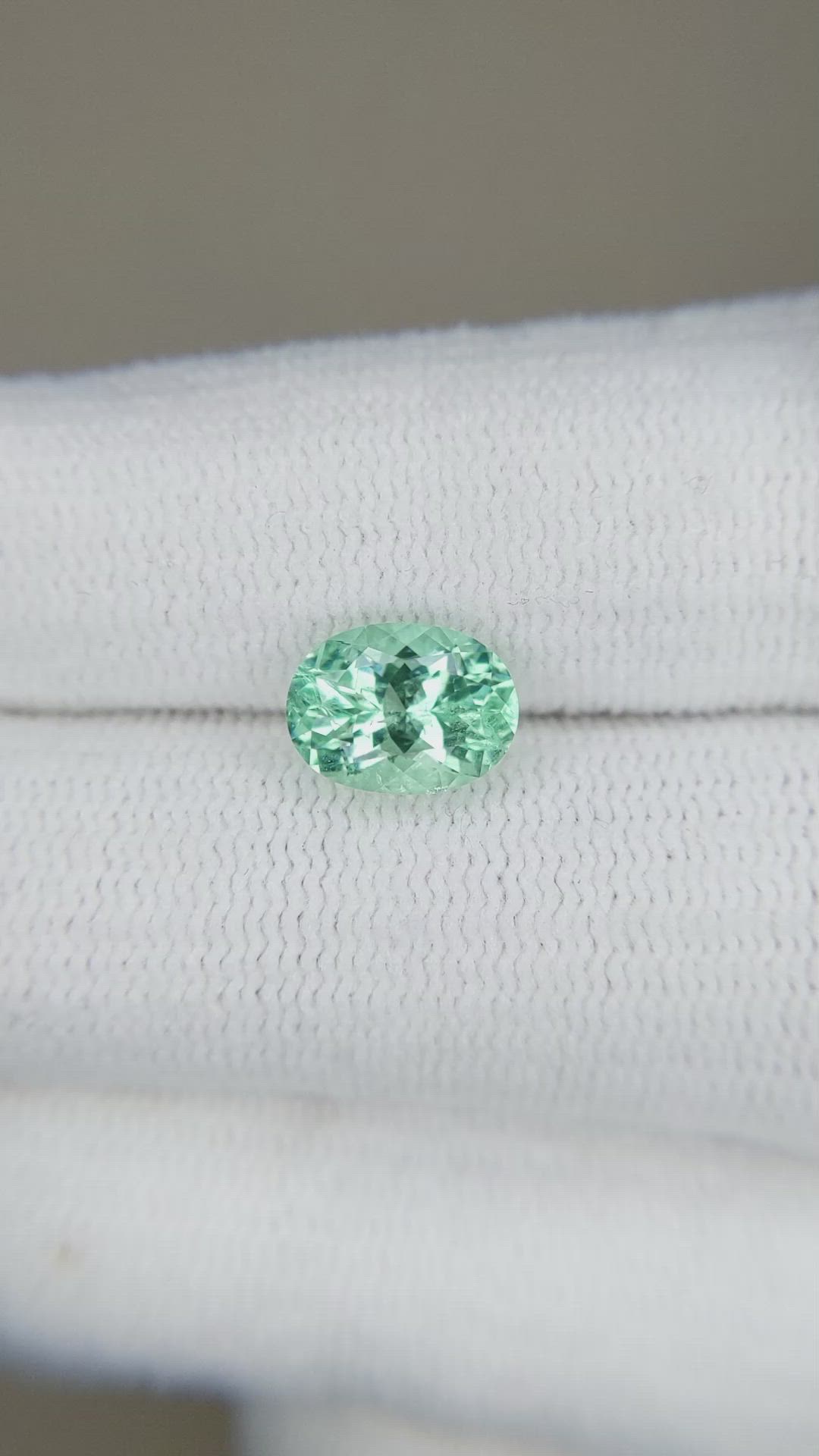 1.39 Ct. Emerald from Russia Size Video