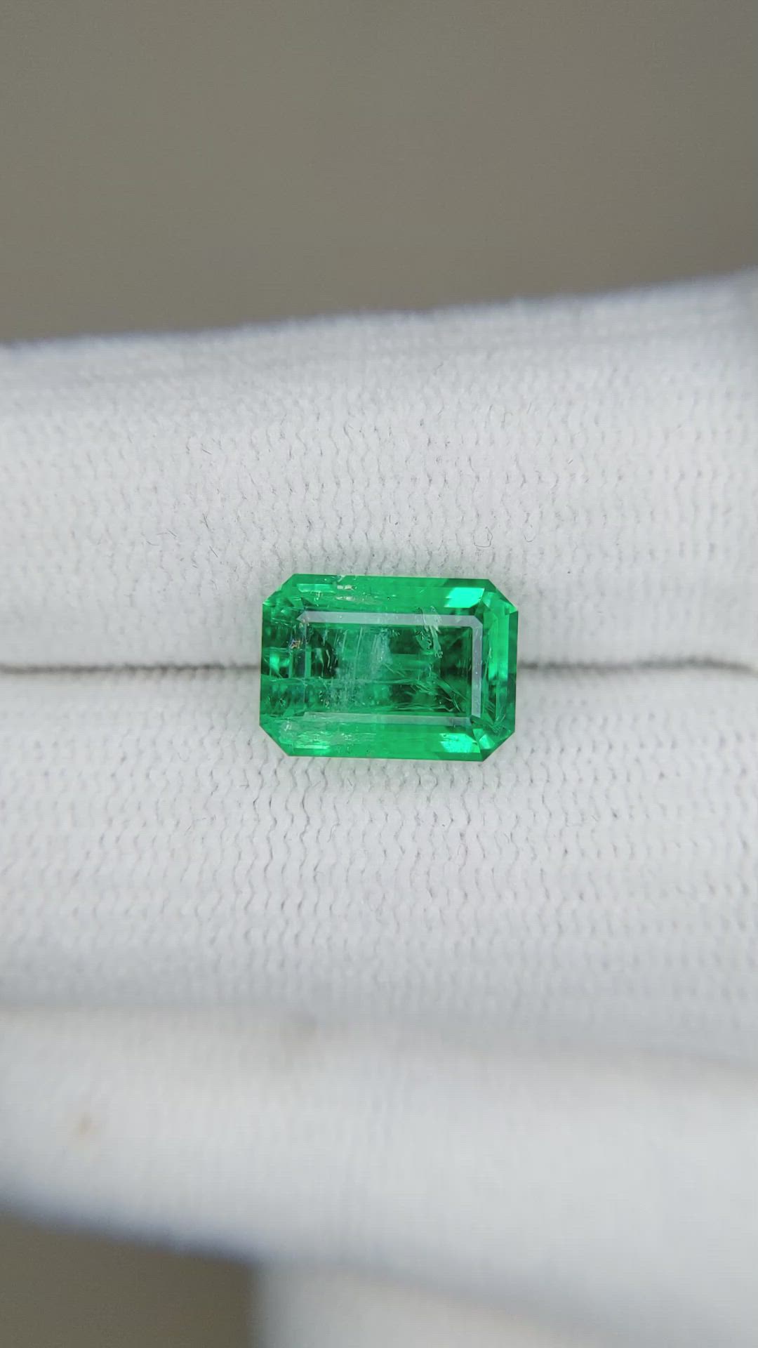 2.84 Ct. Emerald from Russia Size Video