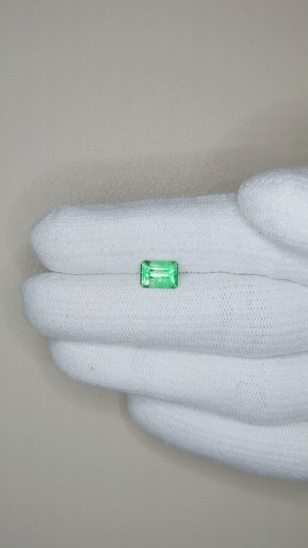 1.00 Ct. Emerald from Russia Size Video