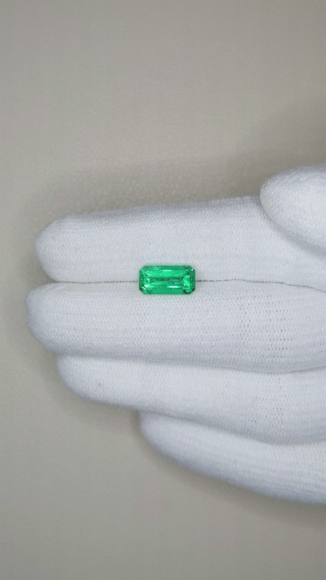 1.72 Ct. Emerald from Russia Size Video