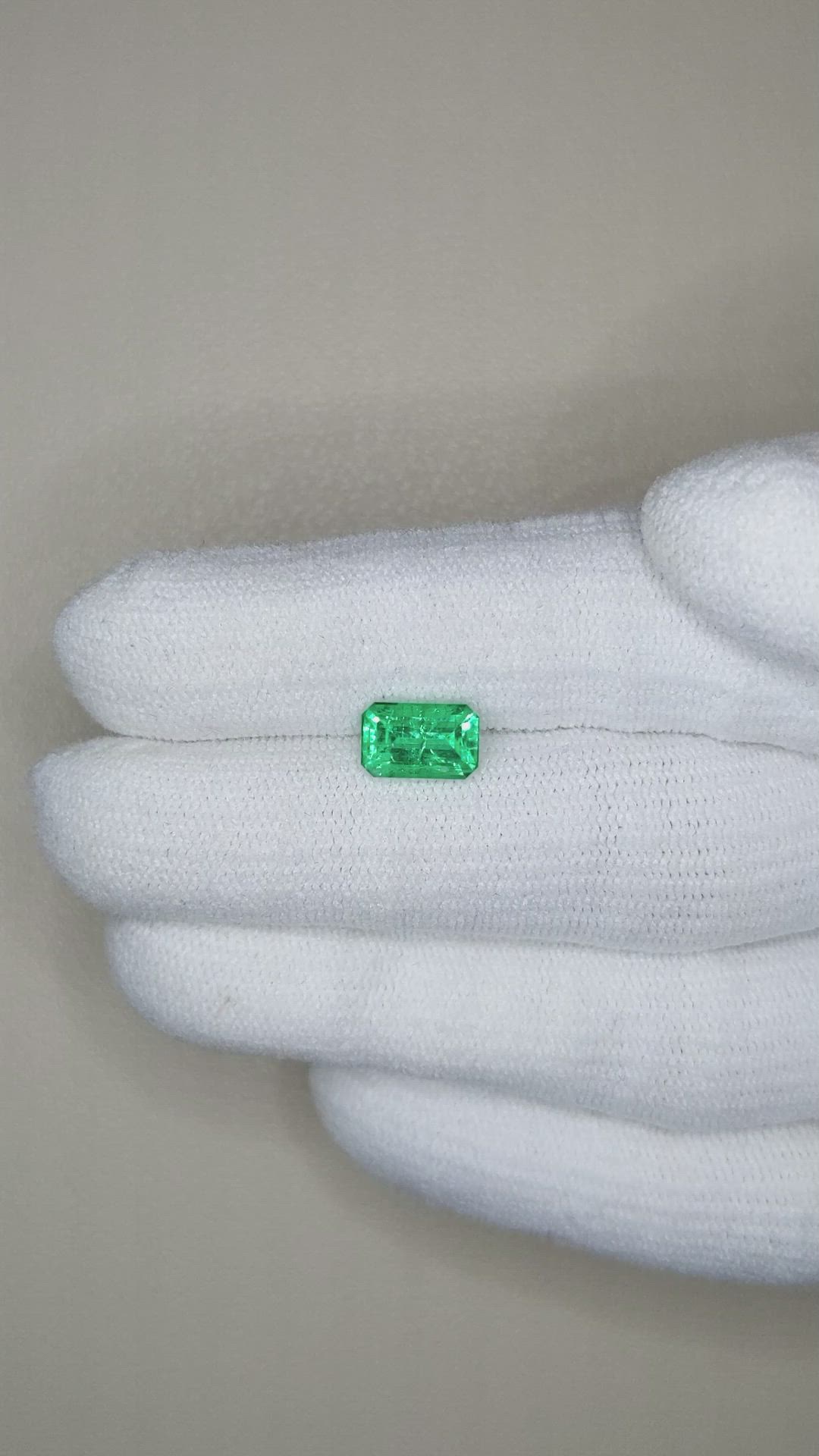 1.39 Ct. Emerald from Russia Size Video