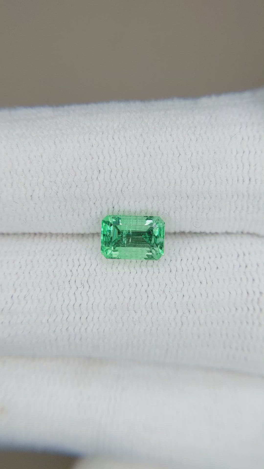 1.02 Ct. Emerald from Russia Size Video