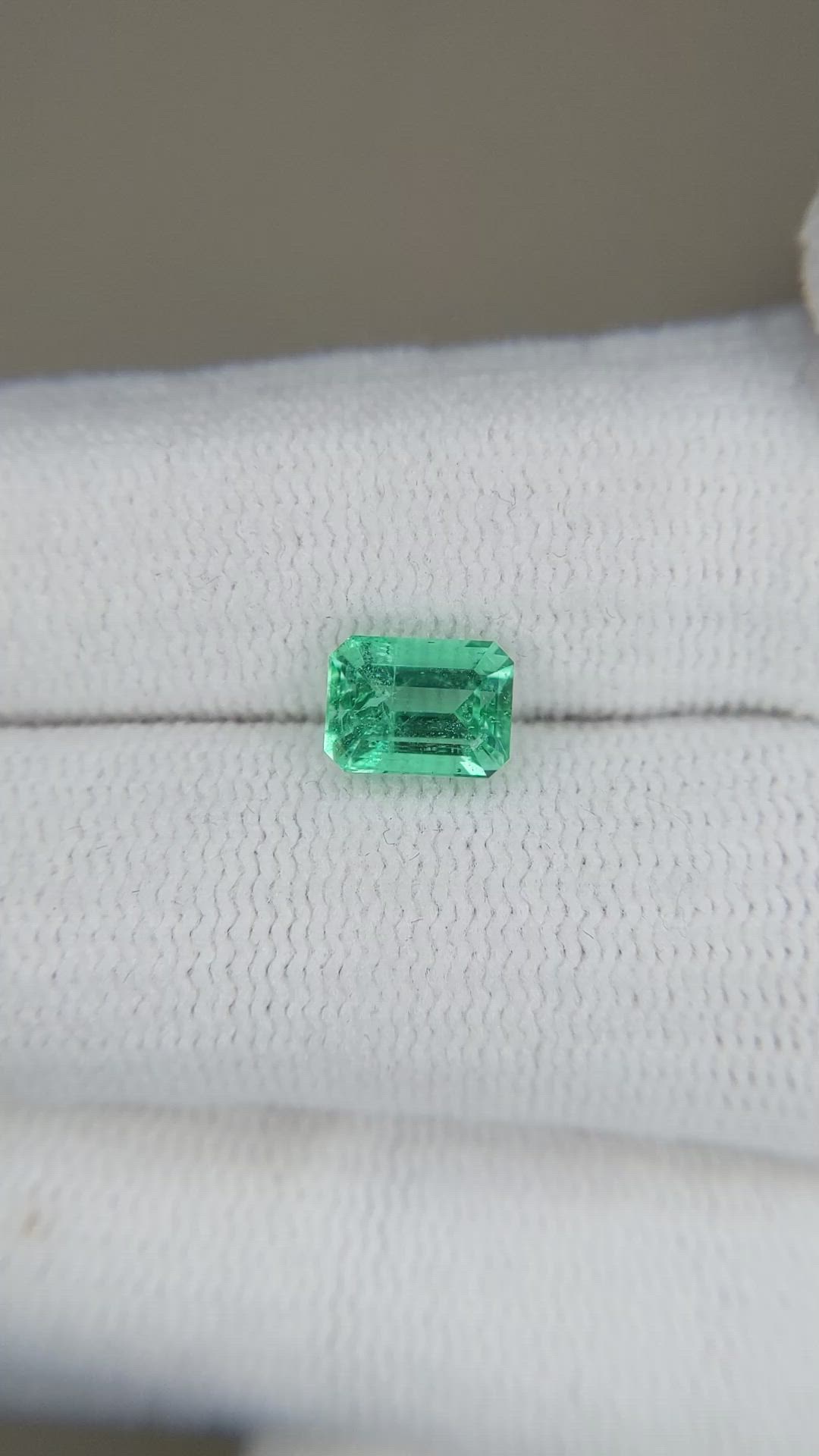 1.07 Ct. Emerald from Russia Size Video