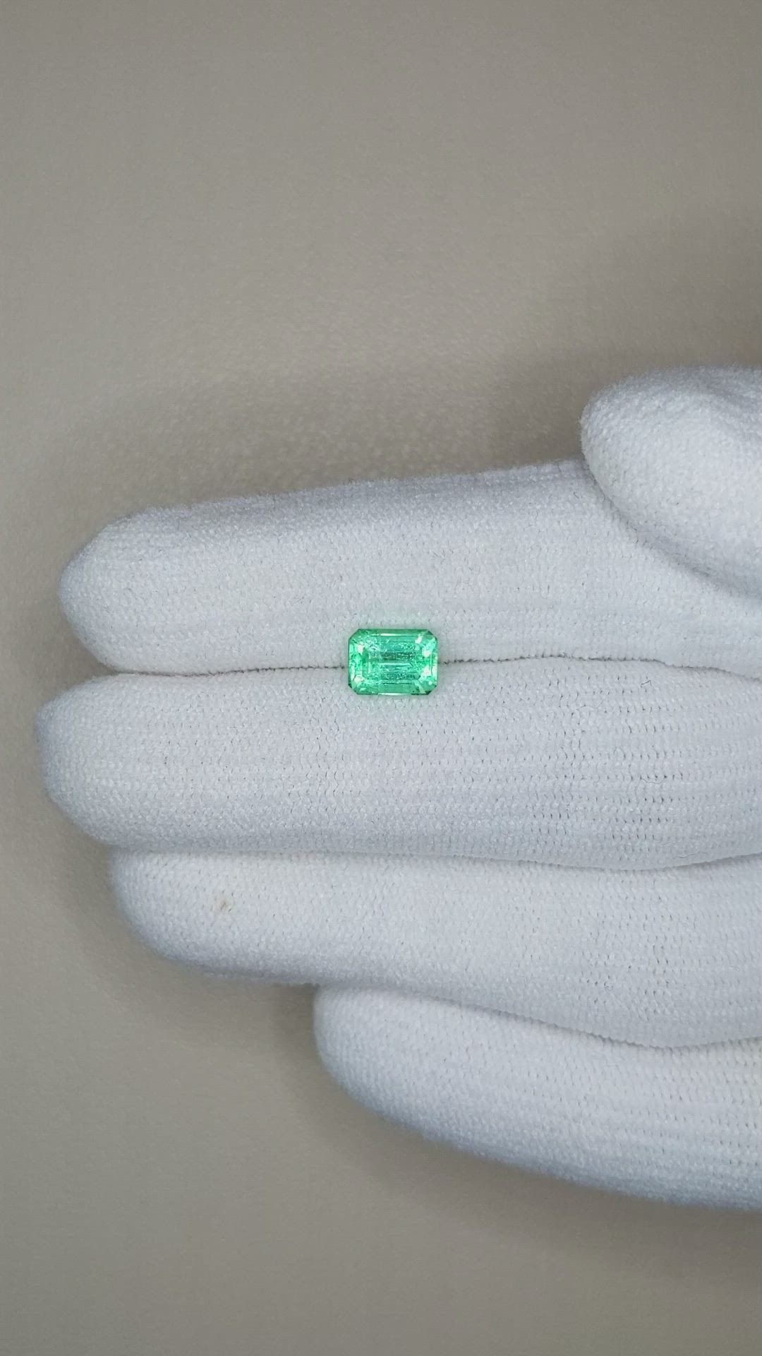 1.07 Ct. Emerald from Russia Size Video