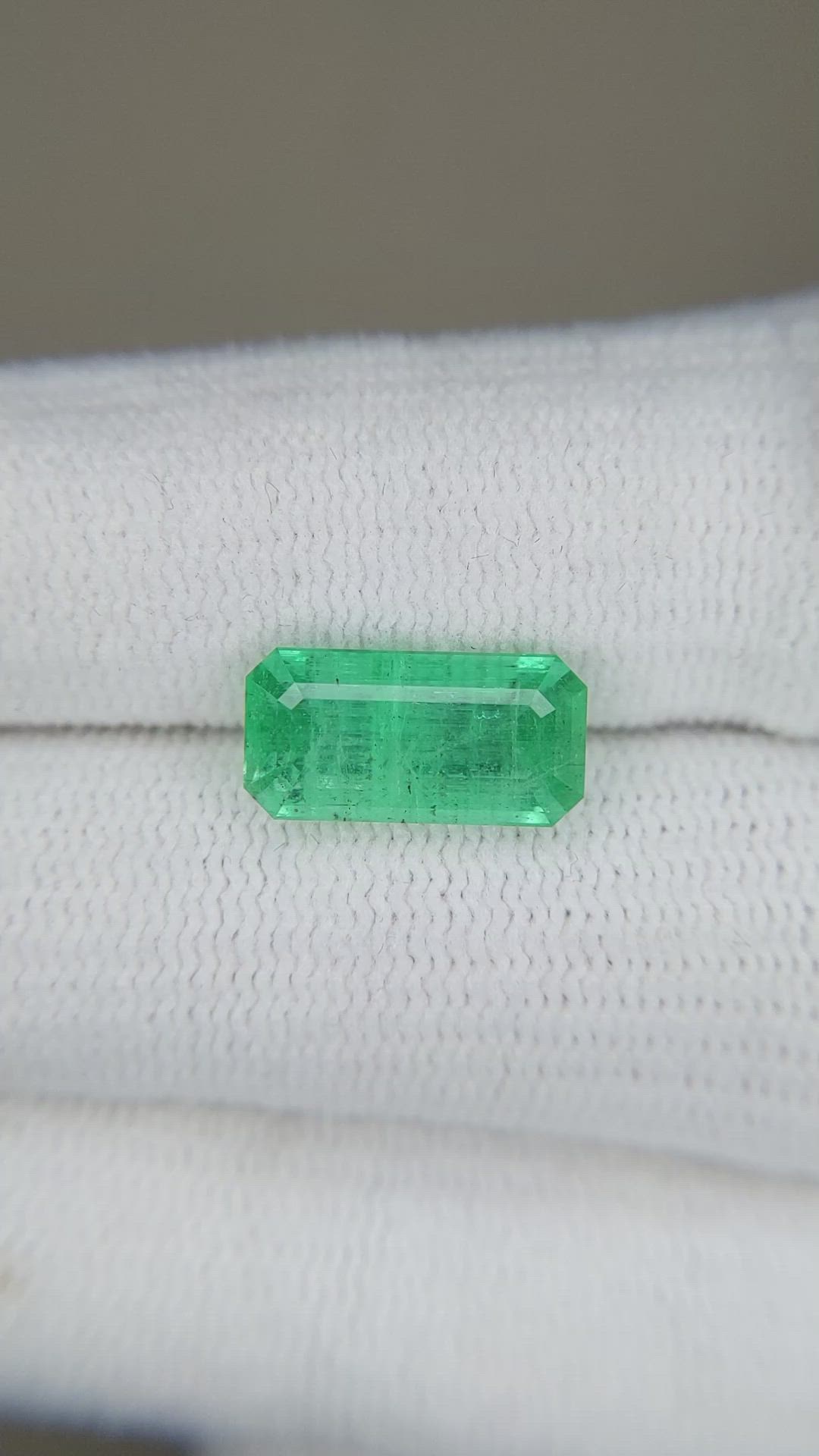 2.69 Ct. Emerald from Russia Size Video