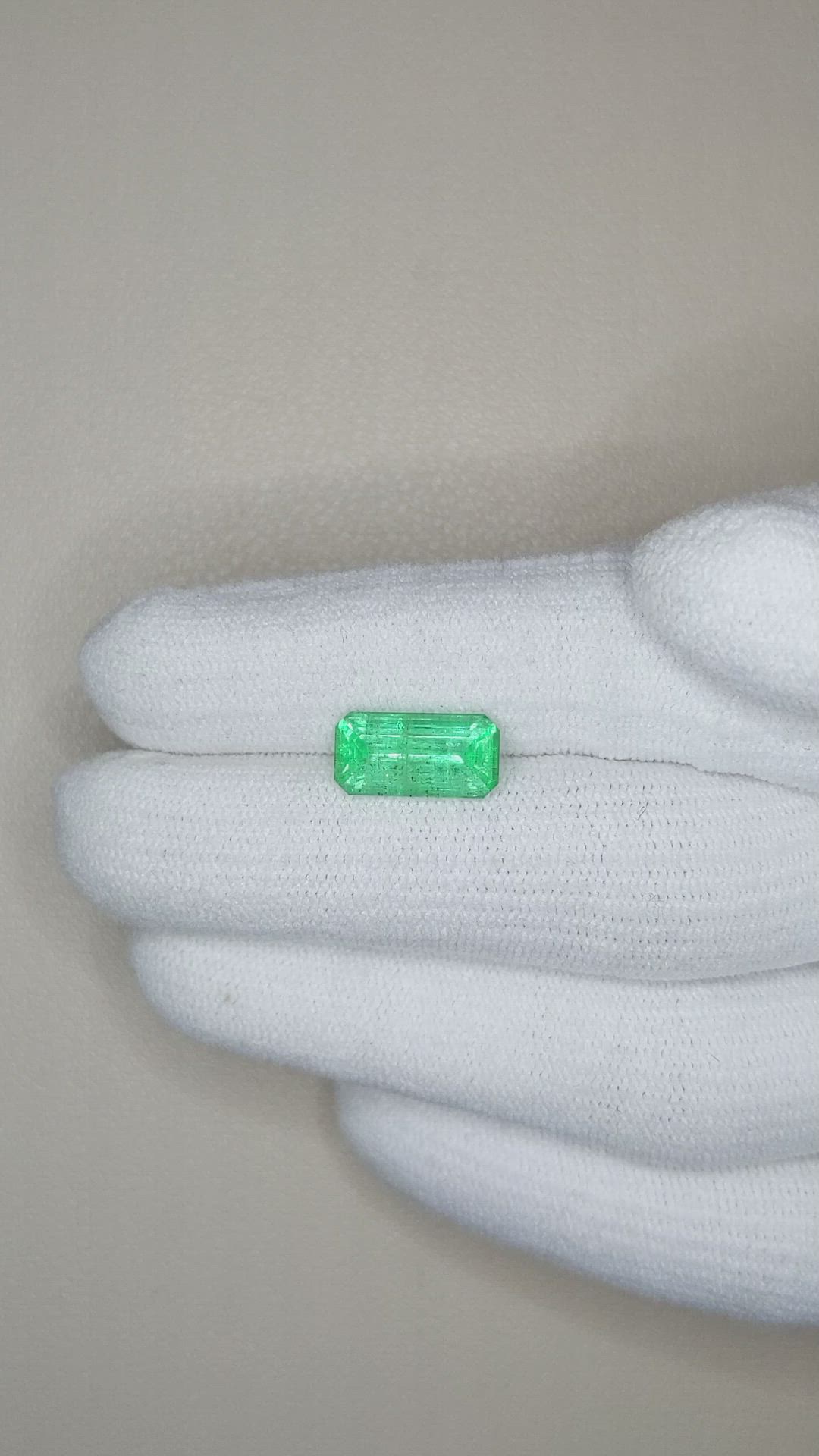 2.69 Ct. Emerald from Russia Size Video