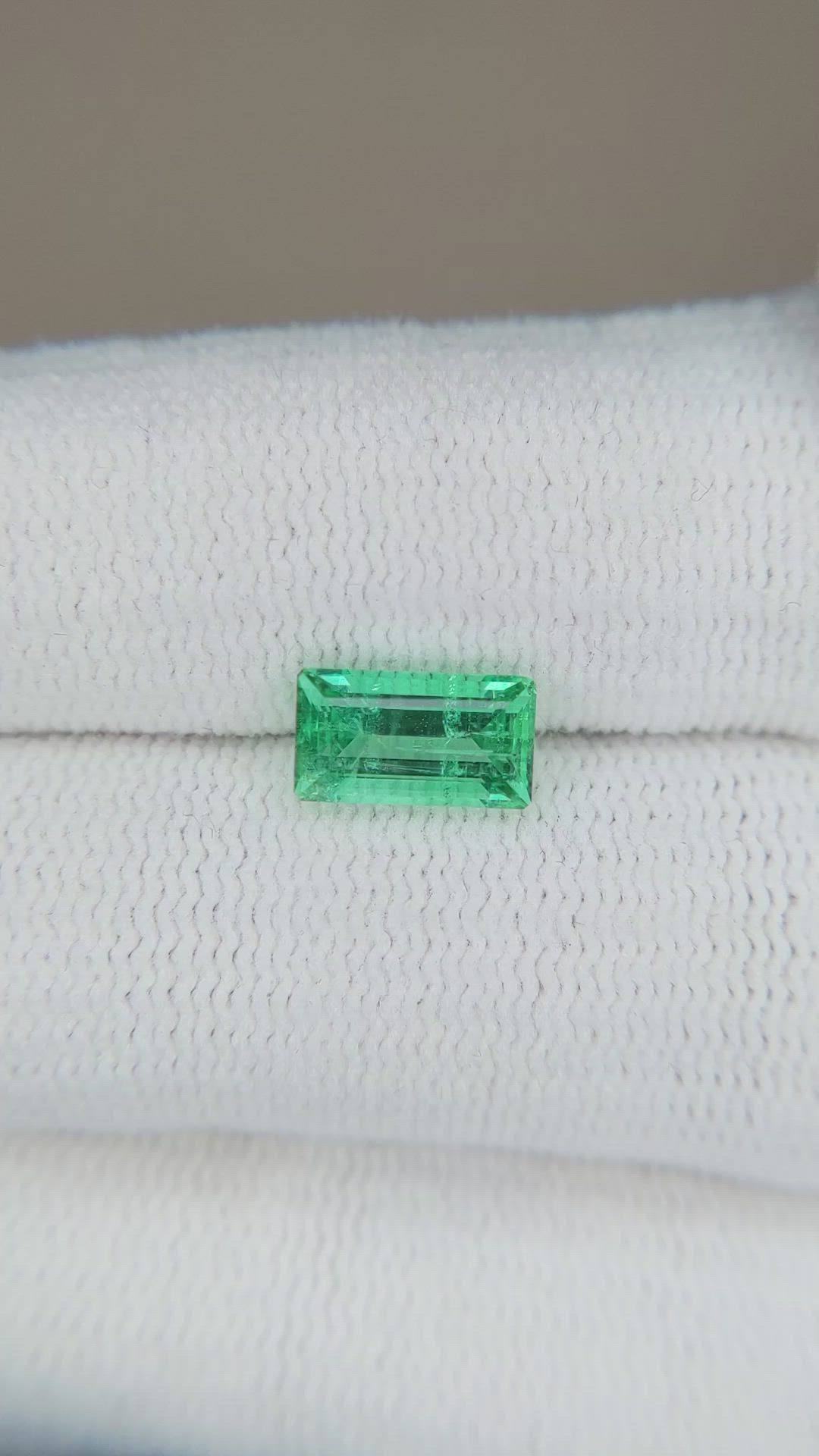 1.07 Ct. Emerald from Russia Size Video