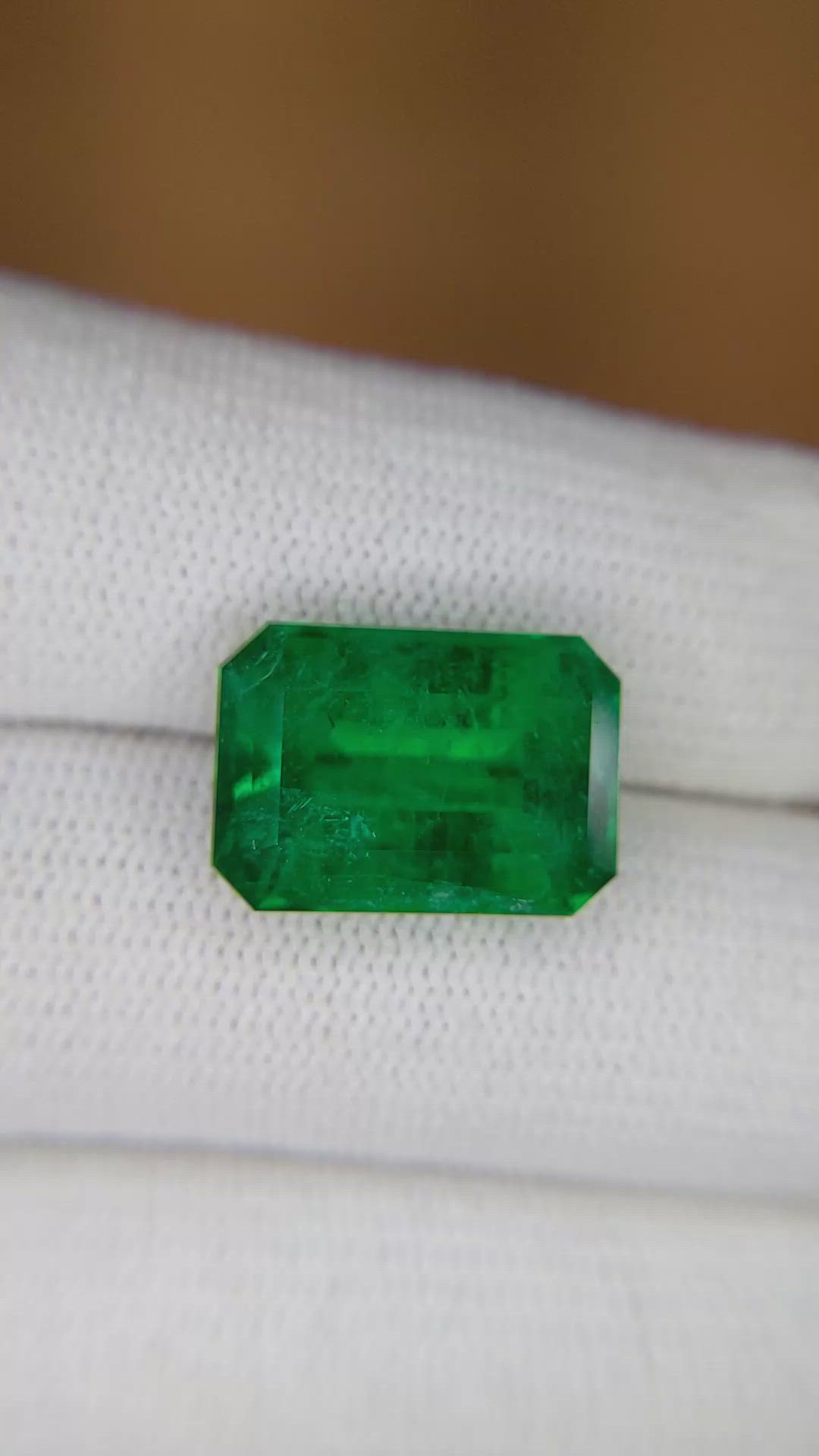8.95 Ct. Emerald from Zambia Size Video