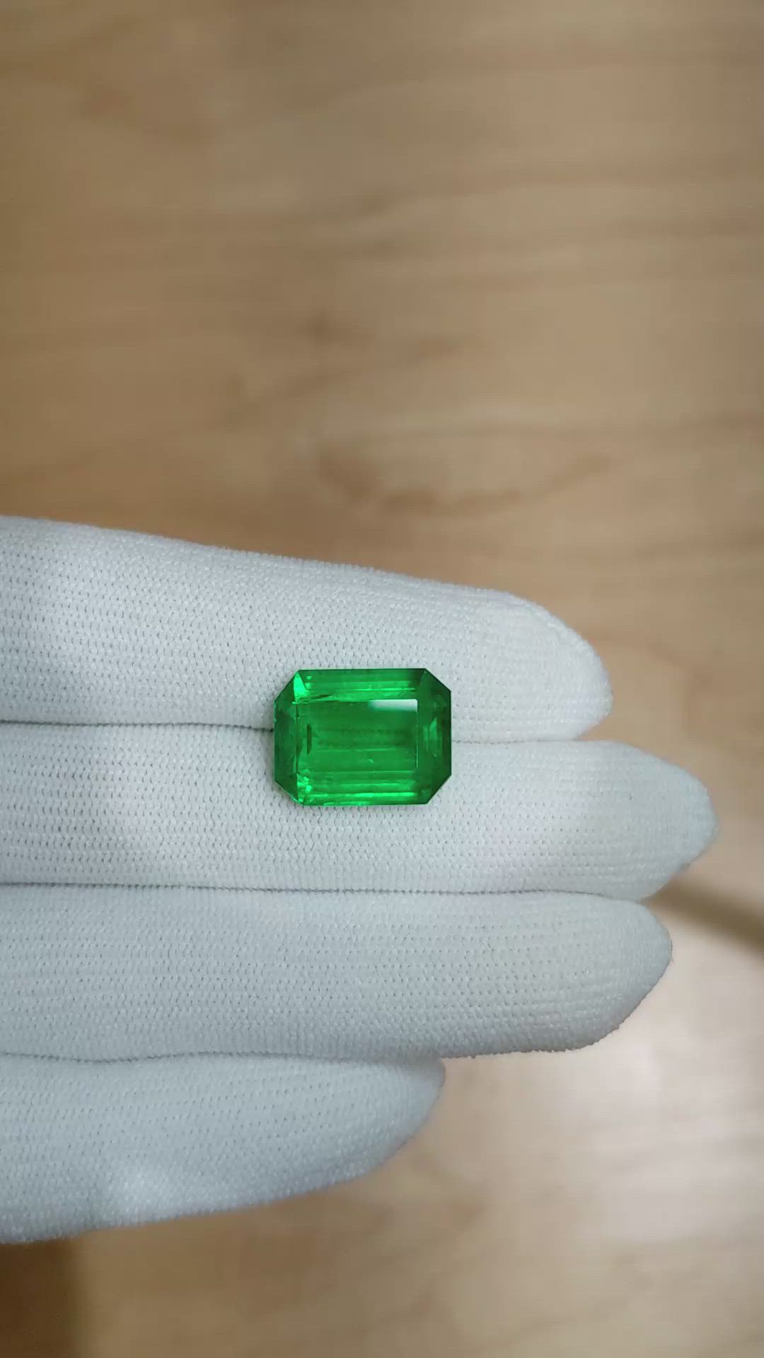 9.77 Ct. Emerald from Zambia Size Video