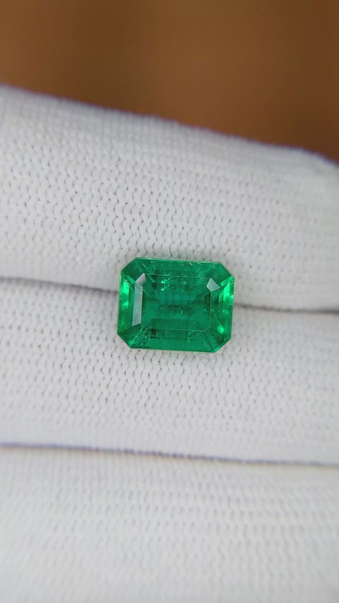 3.29 Ct. Emerald from Zambia Size Video