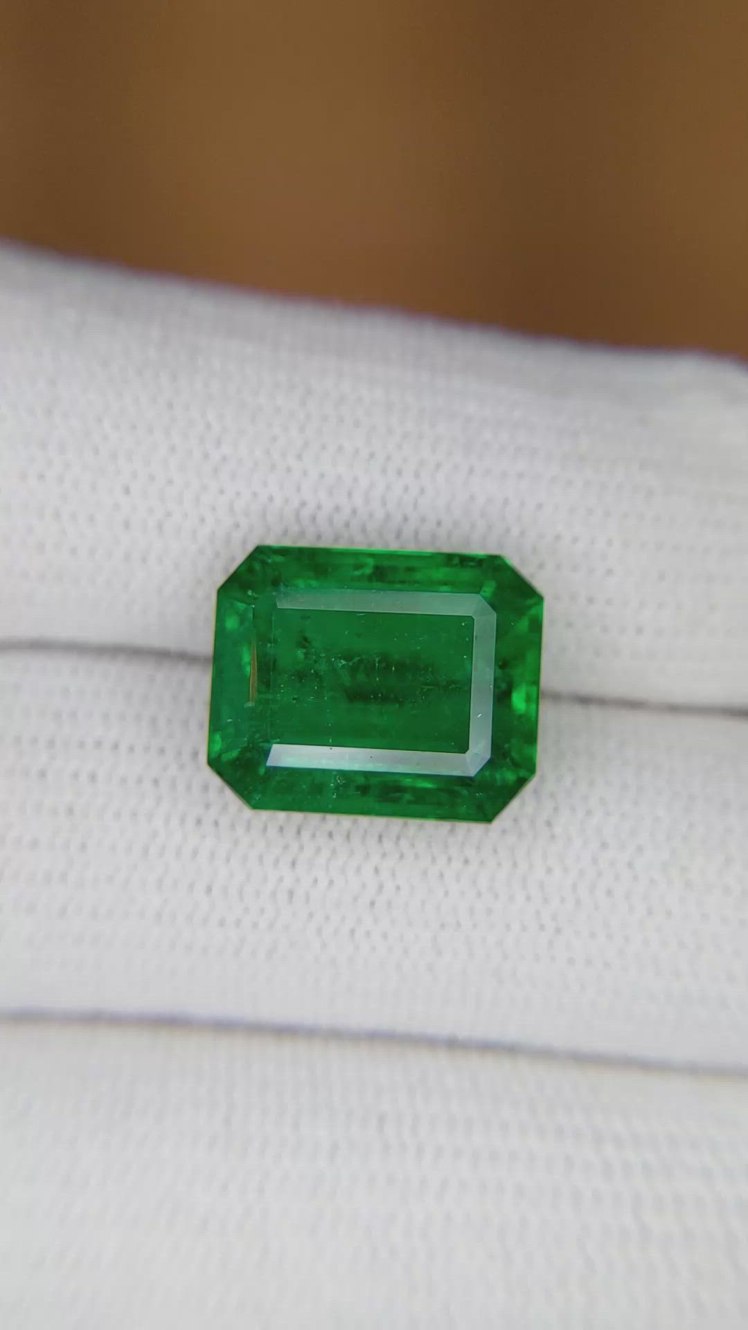 7.39 Ct. Emerald from Zambia Size Video
