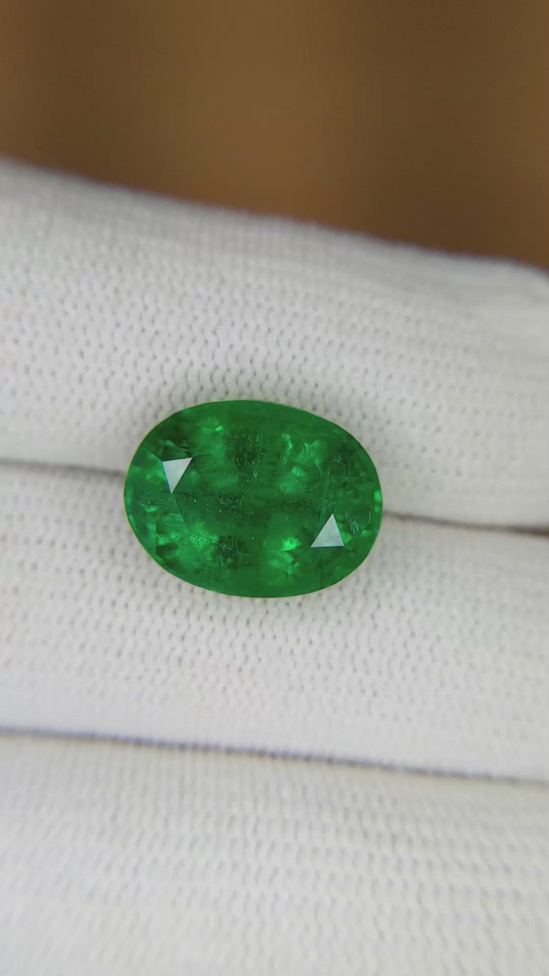 6.94 Ct. Emerald from Zambia Size Video