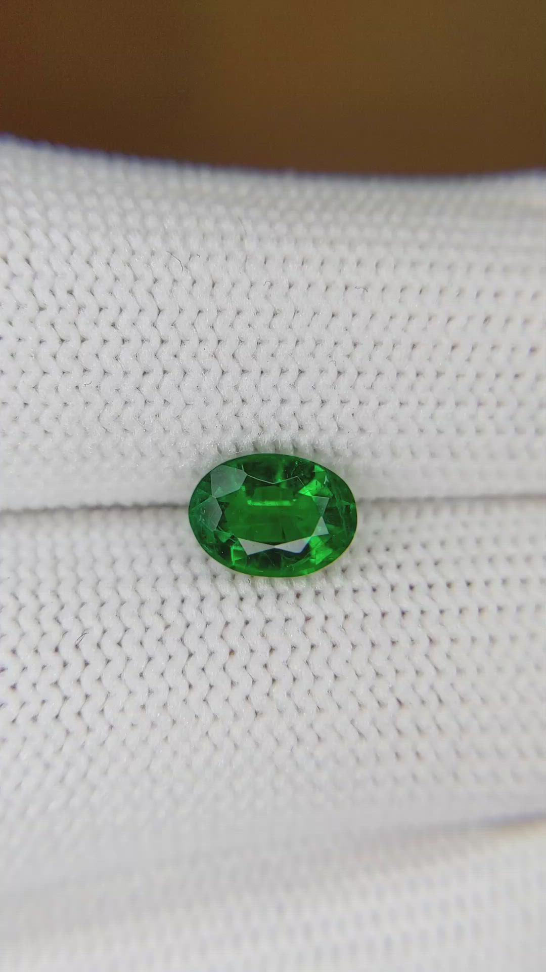 0.99 Ct. Emerald from Zambia Size Video
