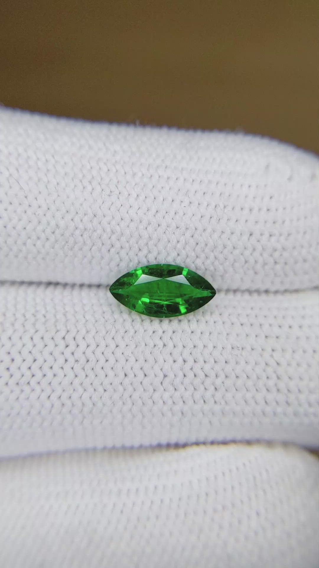 0.94 Ct. Emerald from Zambia Size Video