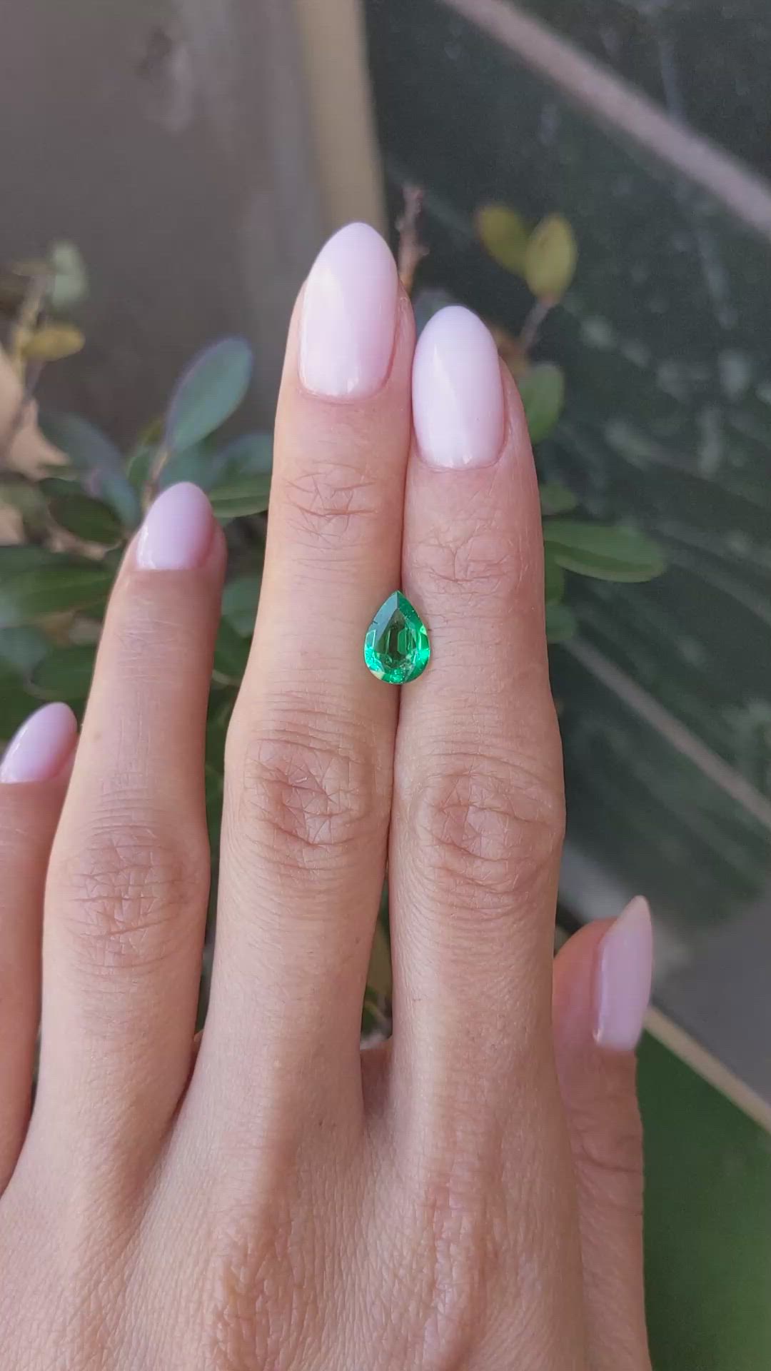 0.98 Ct. Emerald from Zambia Size Video