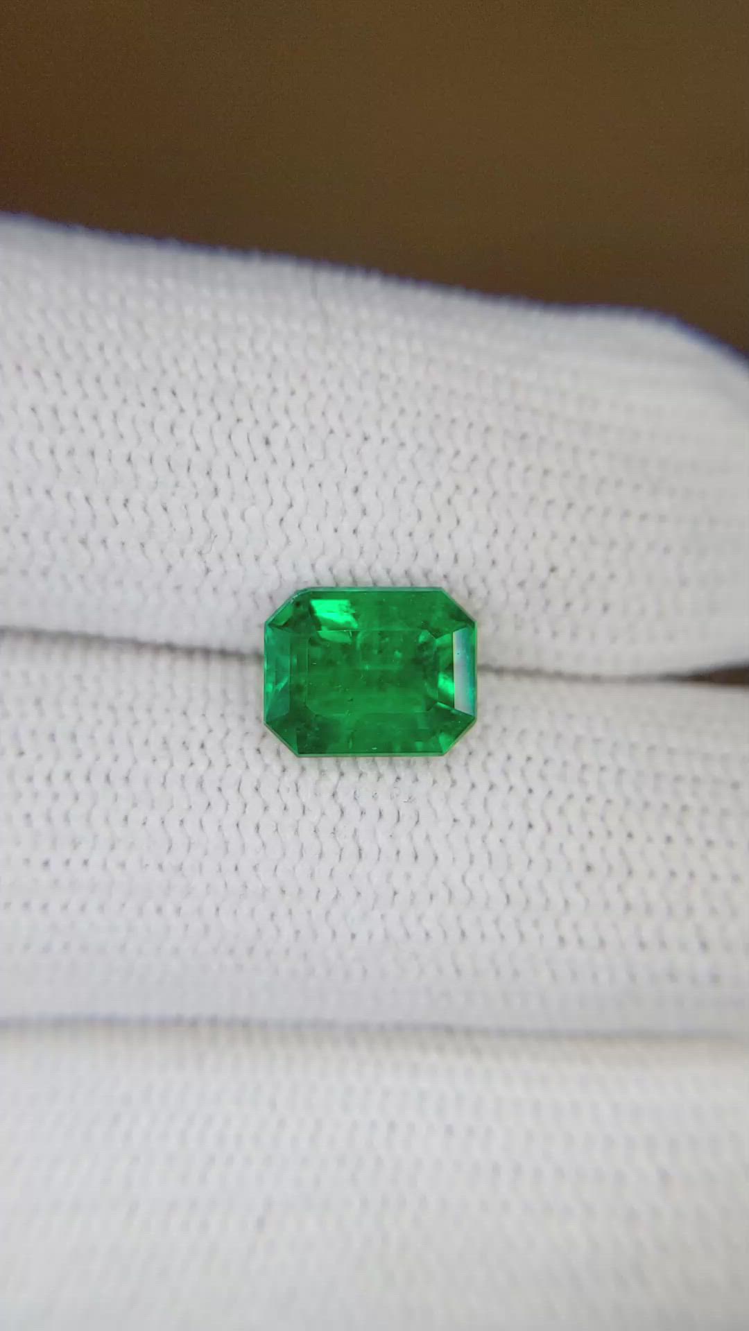 1.74 Ct. Emerald from Colombia - Muzo Size Video