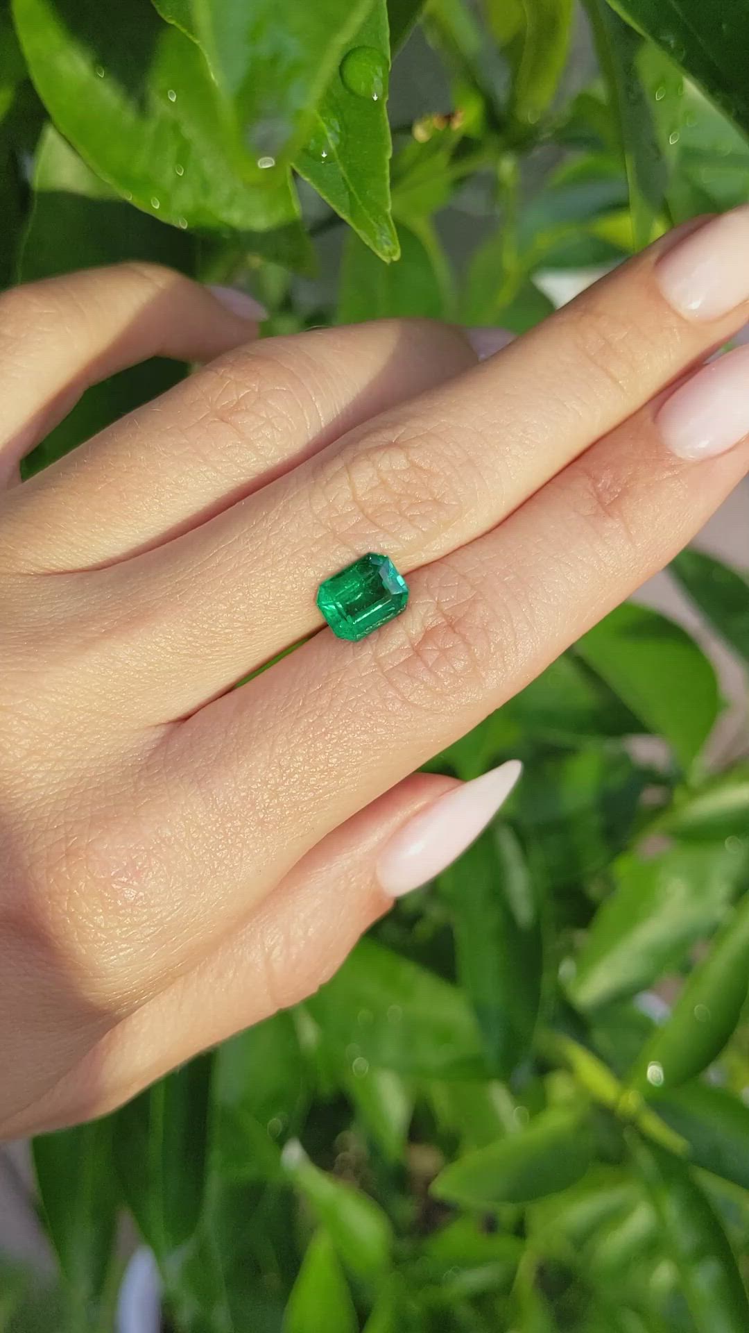 1.75 Ct. Emerald from Colombia Size Video