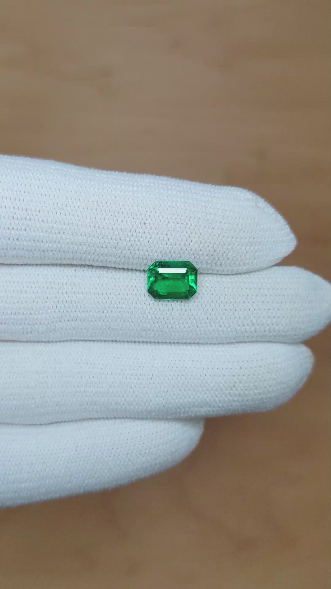 1.74 Ct. Emerald from Colombia - Muzo Size Video