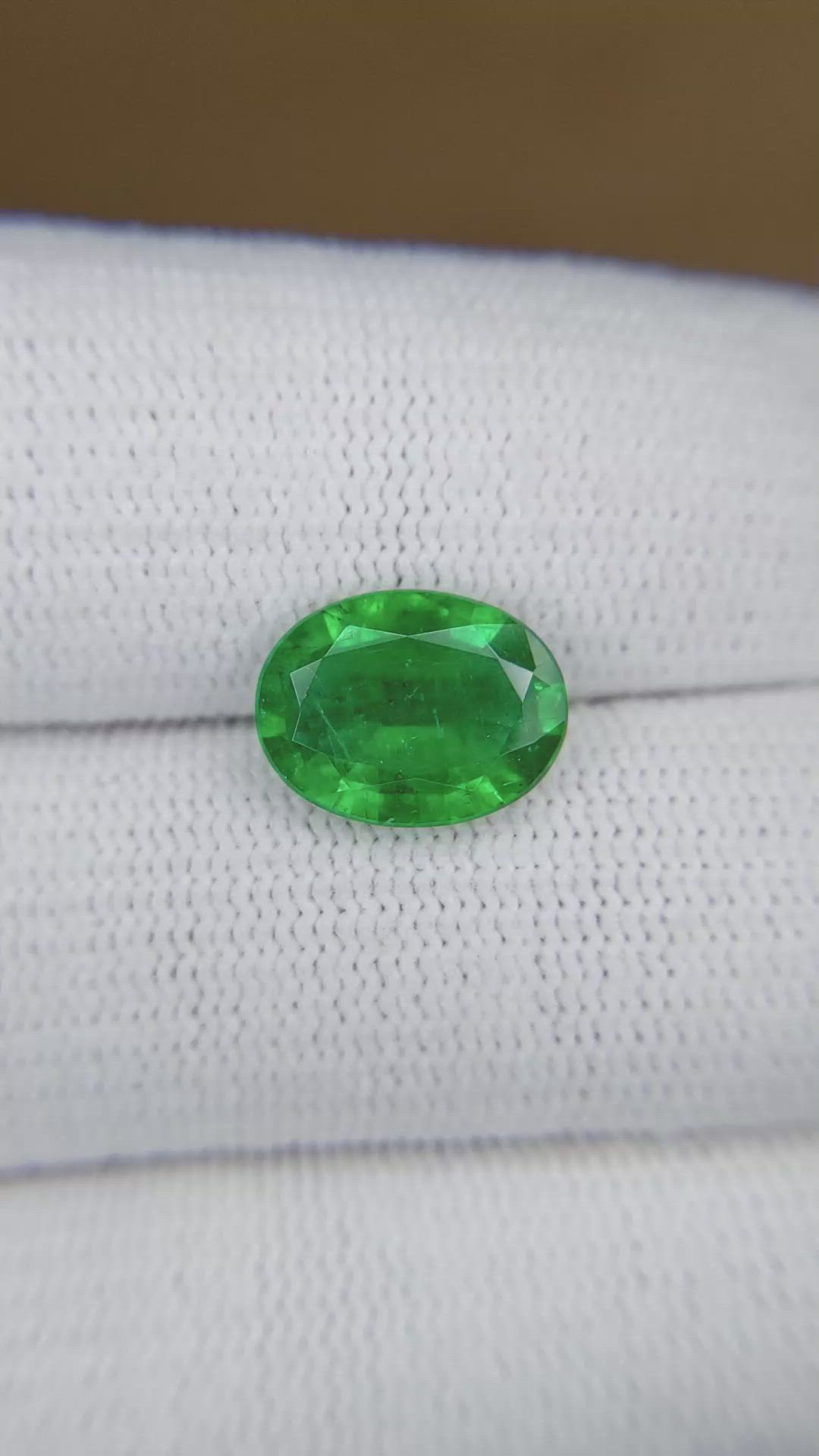 2.70 Ct. Emerald from Zambia Size Video