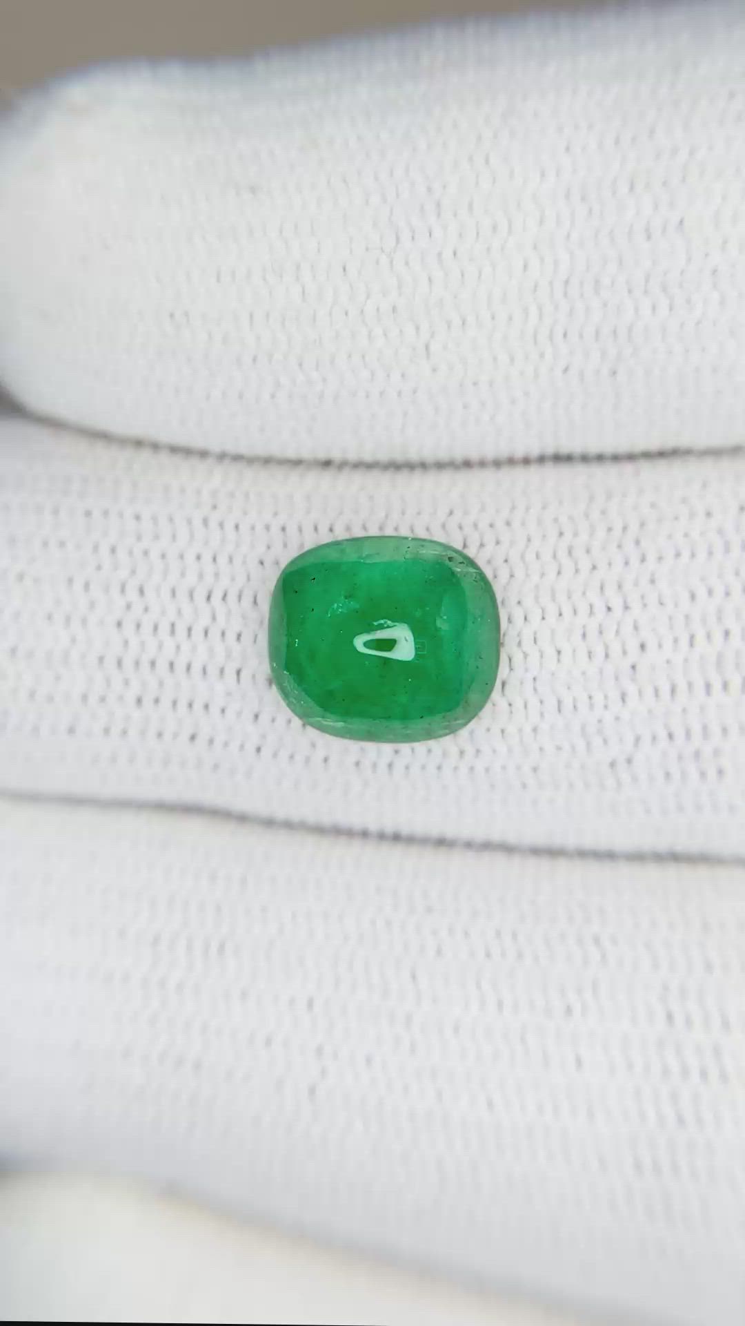 1.90 Ct. Cabochon Emerald from Pakistan Size Video