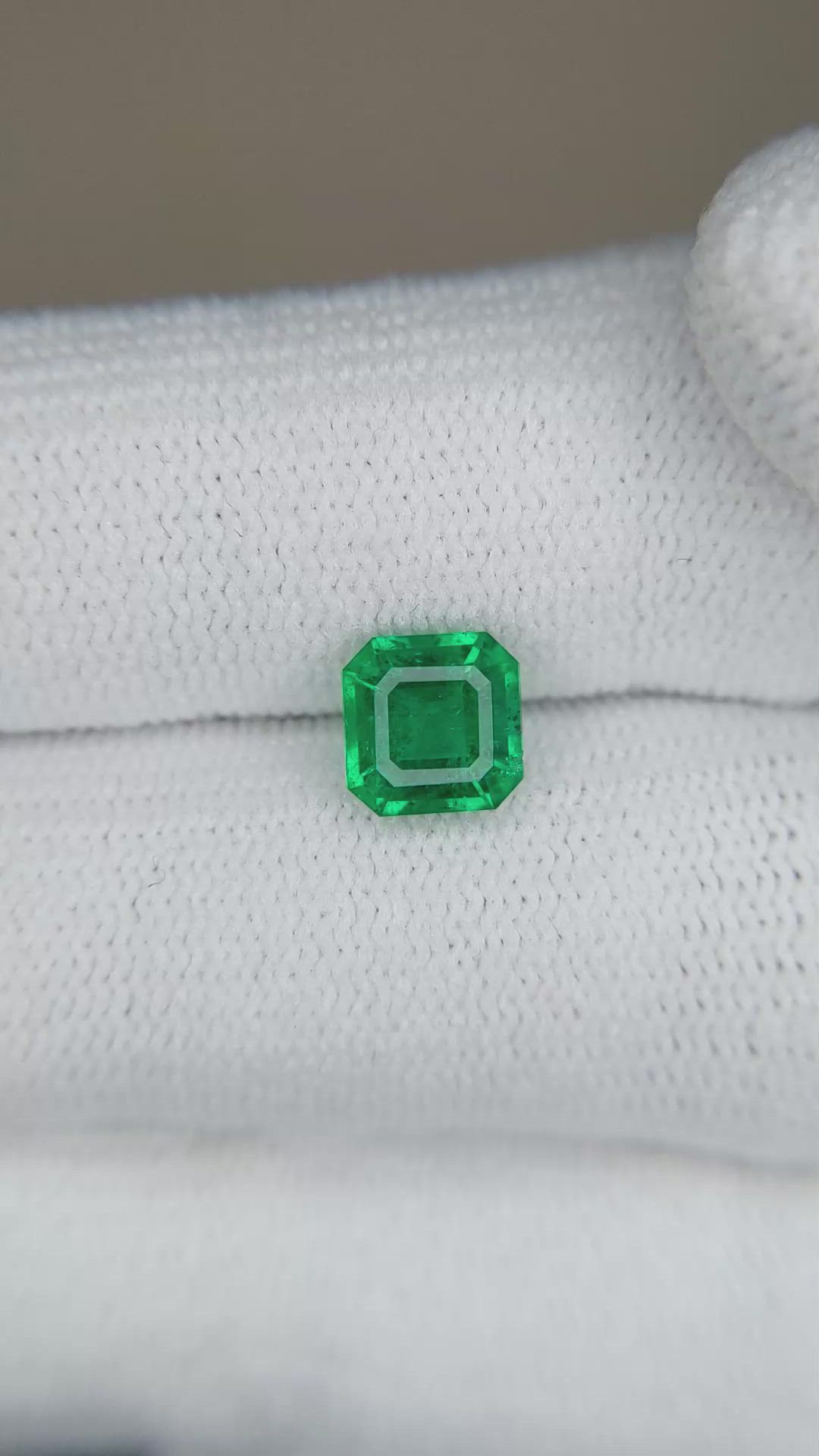 1.00 Ct. Emerald from Zambia Size Video