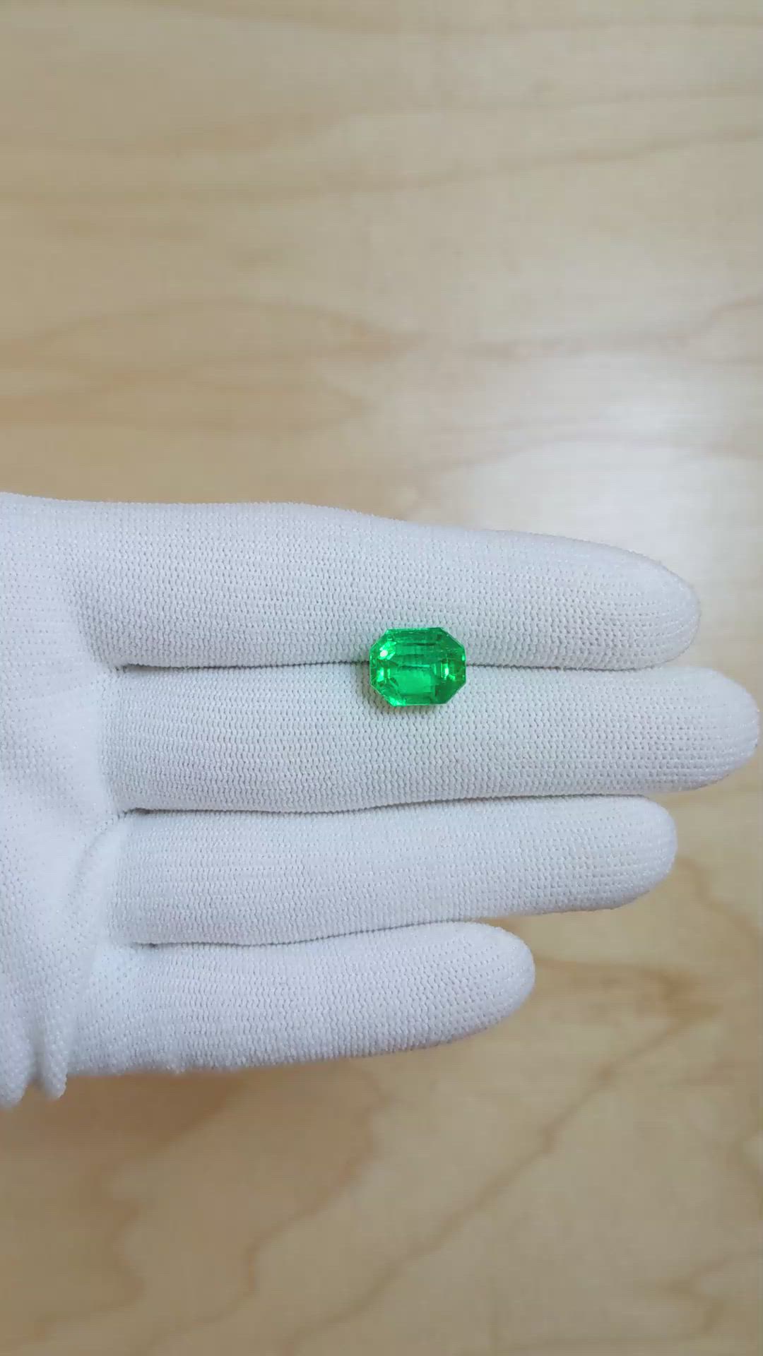 4.19 Ct. Emerald from Colombia Size Video