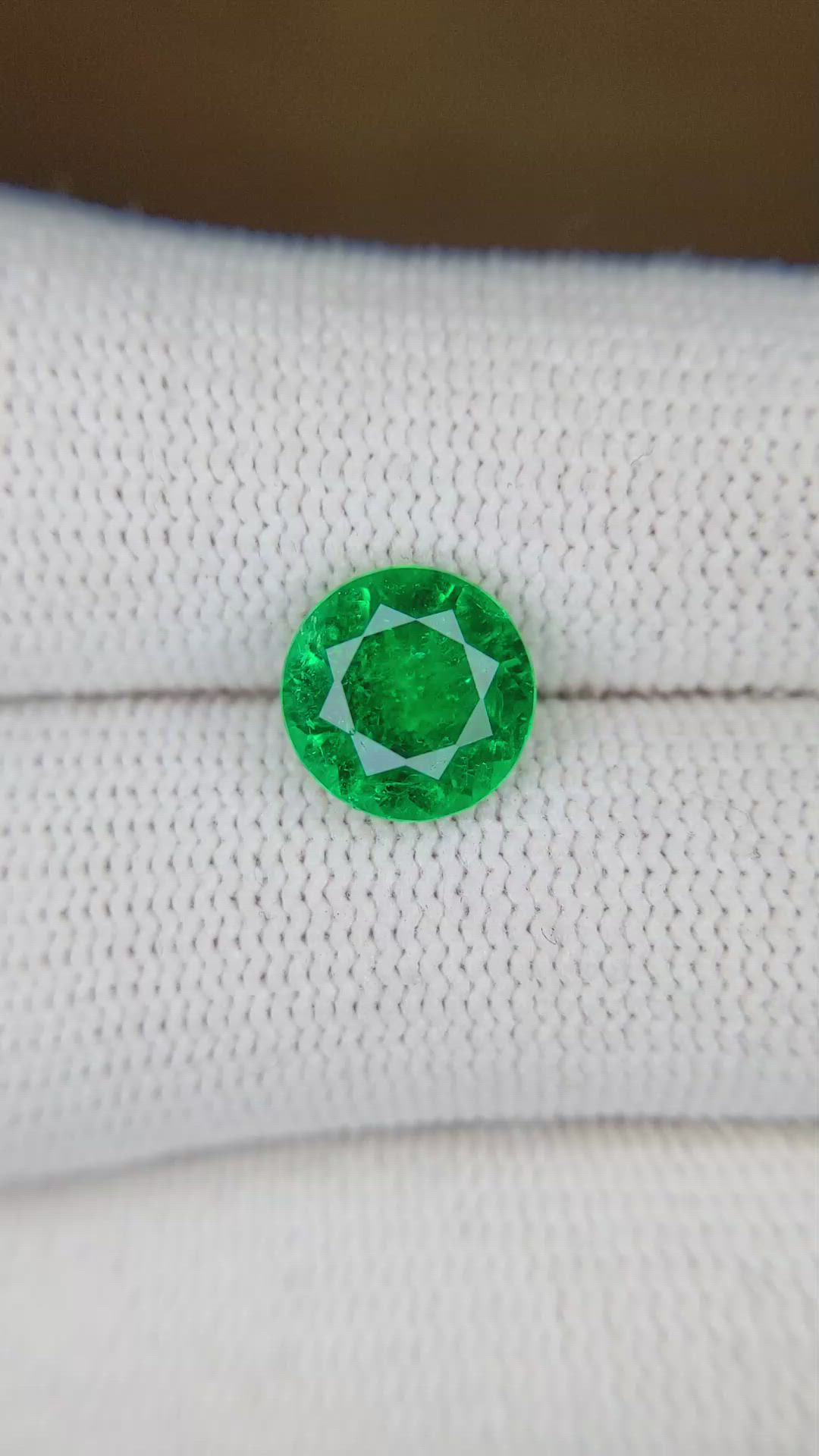 2.10 Ct. Emerald from Colombia Size Video