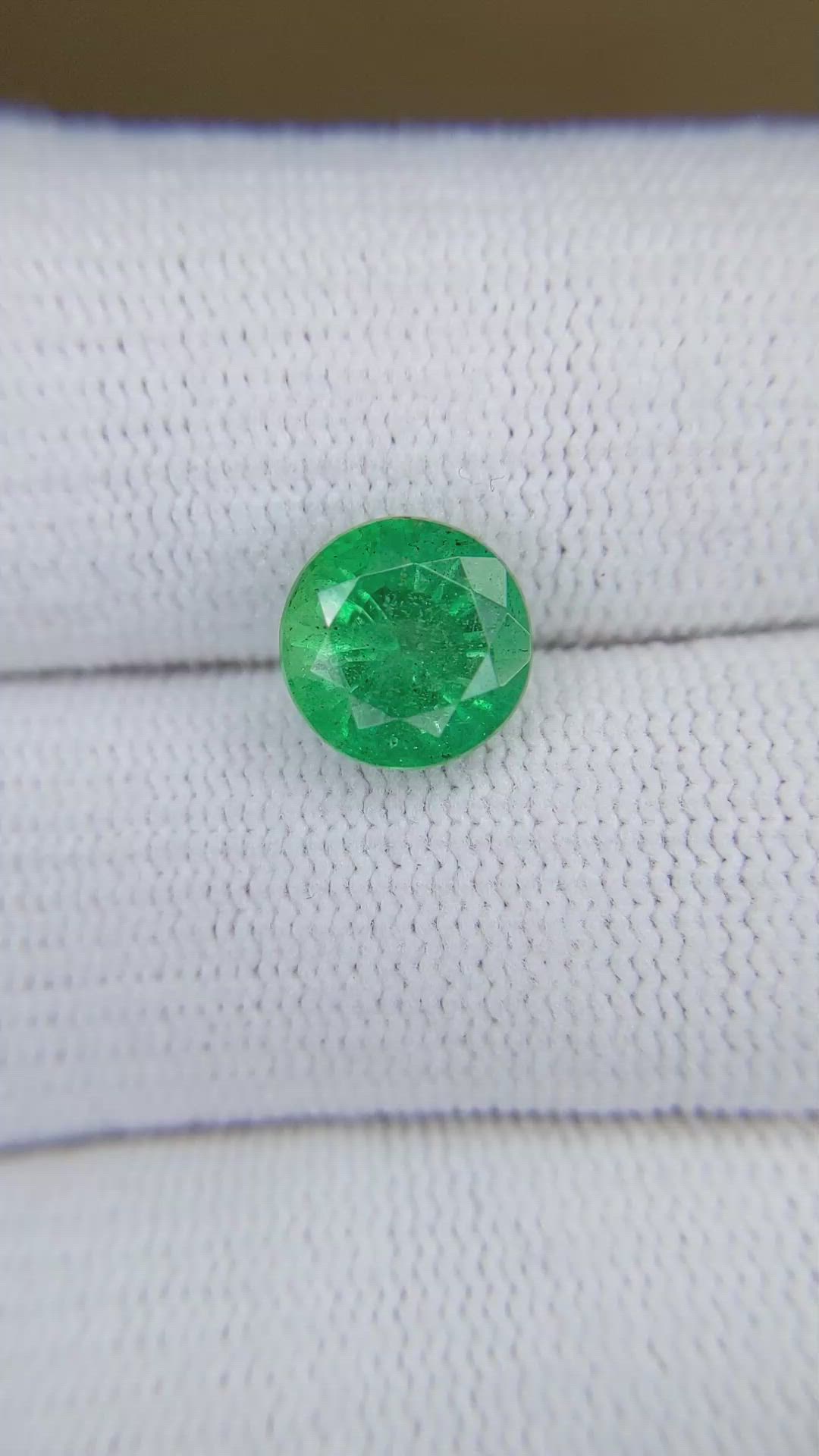 2.32 Ct. Emerald from Zambia Size Video