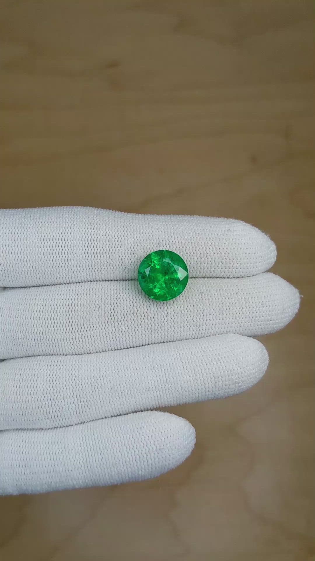 5.58 Ct. Emerald from Zambia Size Video