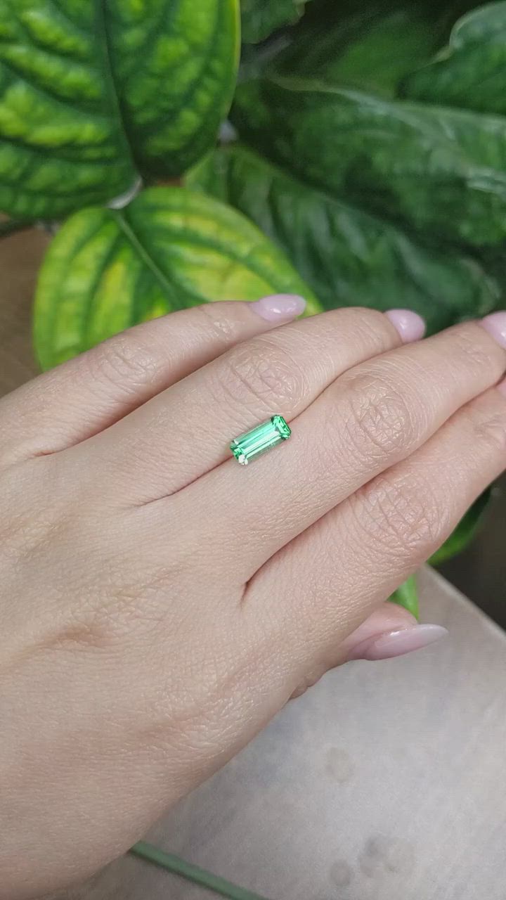1.16 Ct. Emerald from Russia Size Video