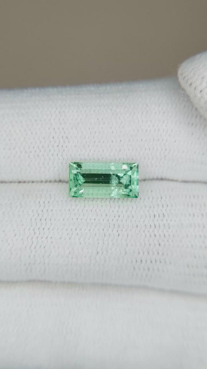 1.67 Ct. Emerald from Russia Size Video