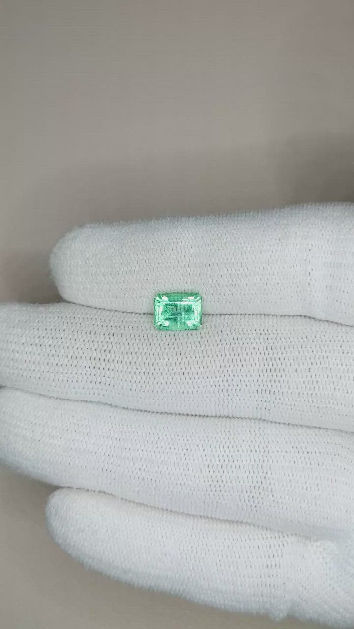 1.70 Ct. Emerald from Russia Size Video