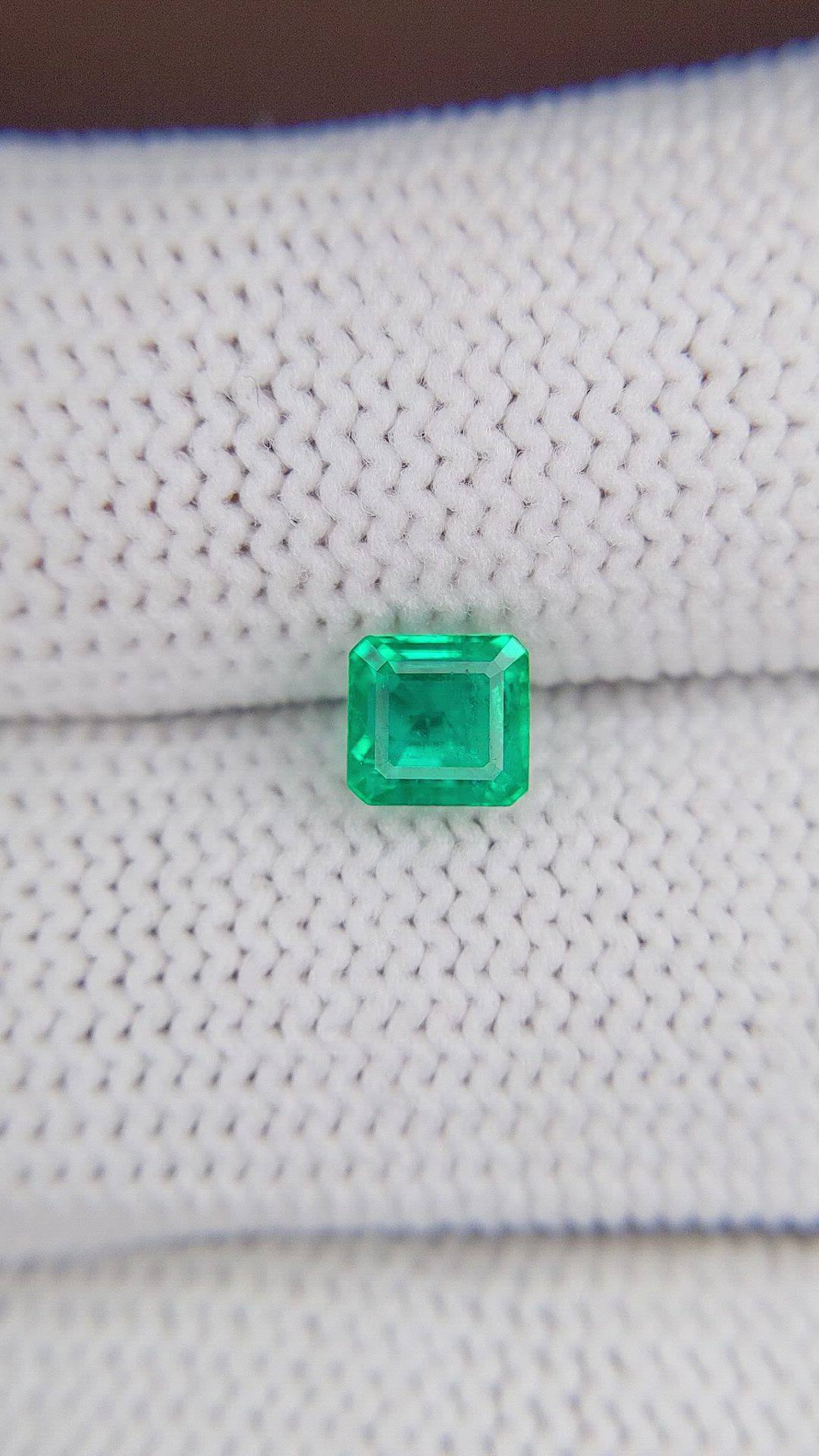 0.83 Ct. Emerald from Colombia Size Video