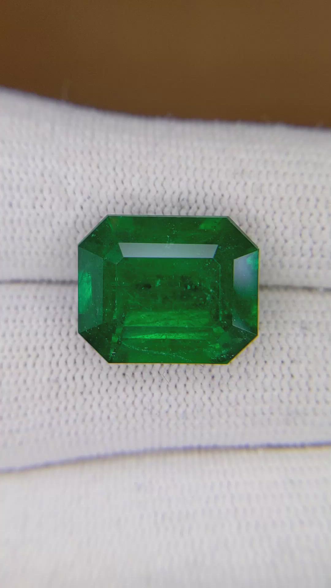 11.18 Ct. Emerald from Zambia Size Video