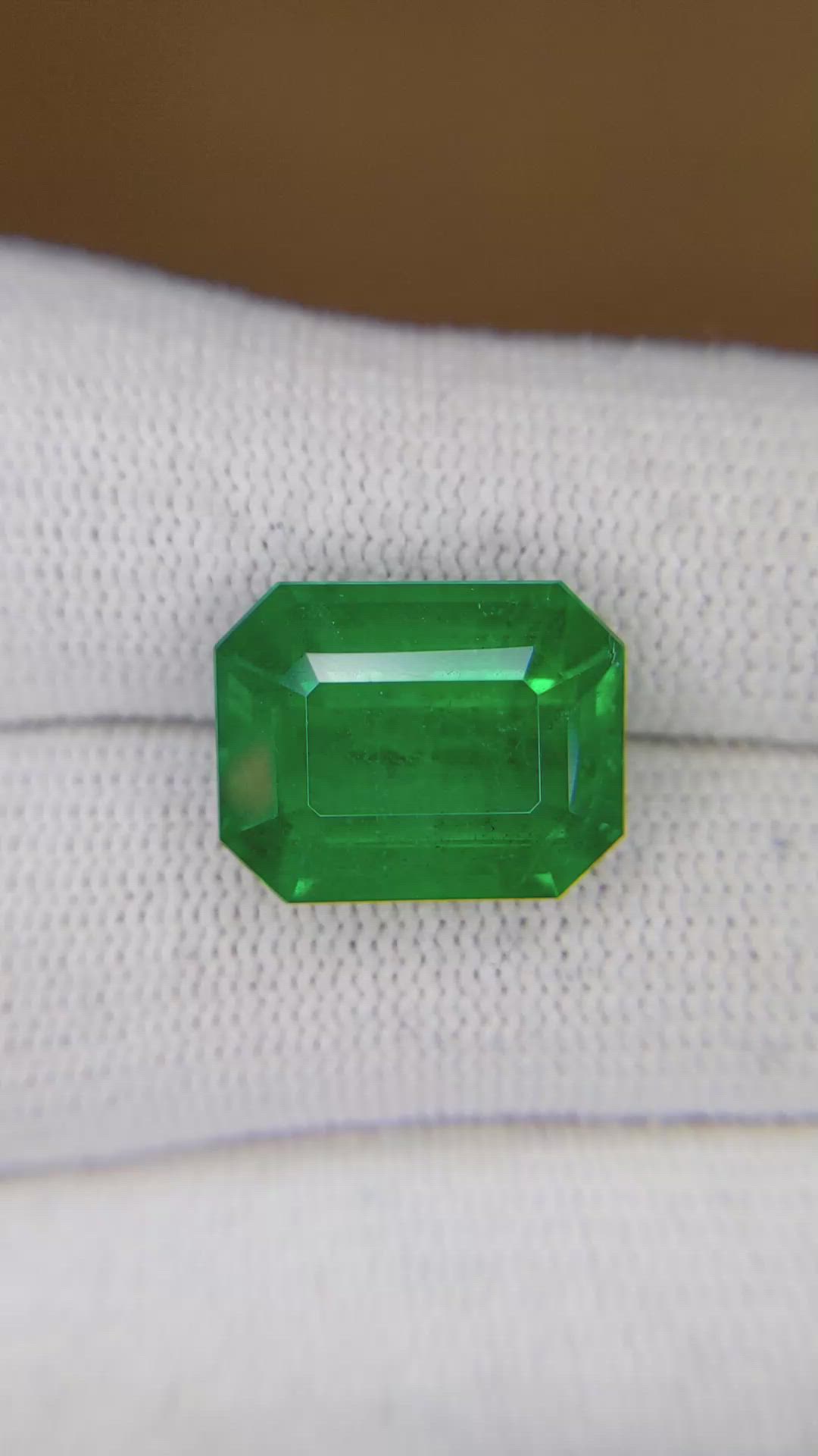 10.04 Ct. Emerald from Zambia Size Video