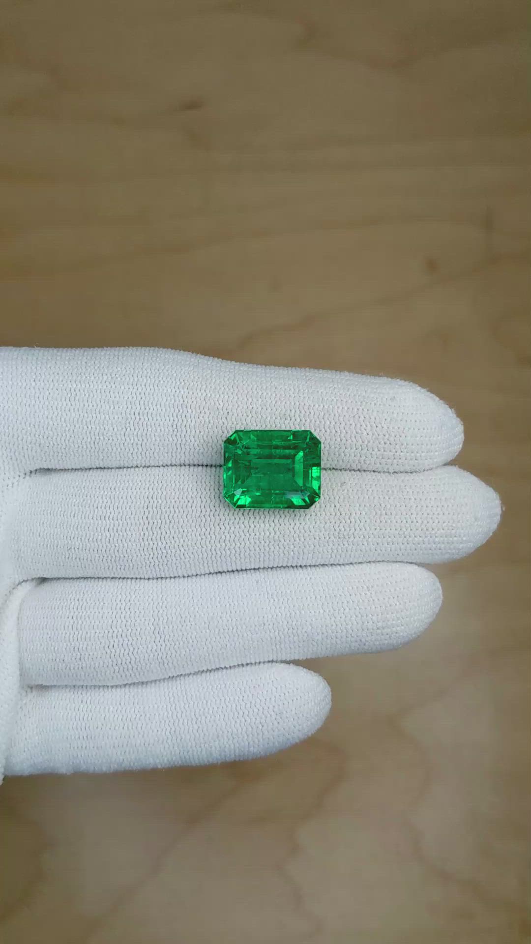 10.03 Ct. Emerald from Zambia Size Video