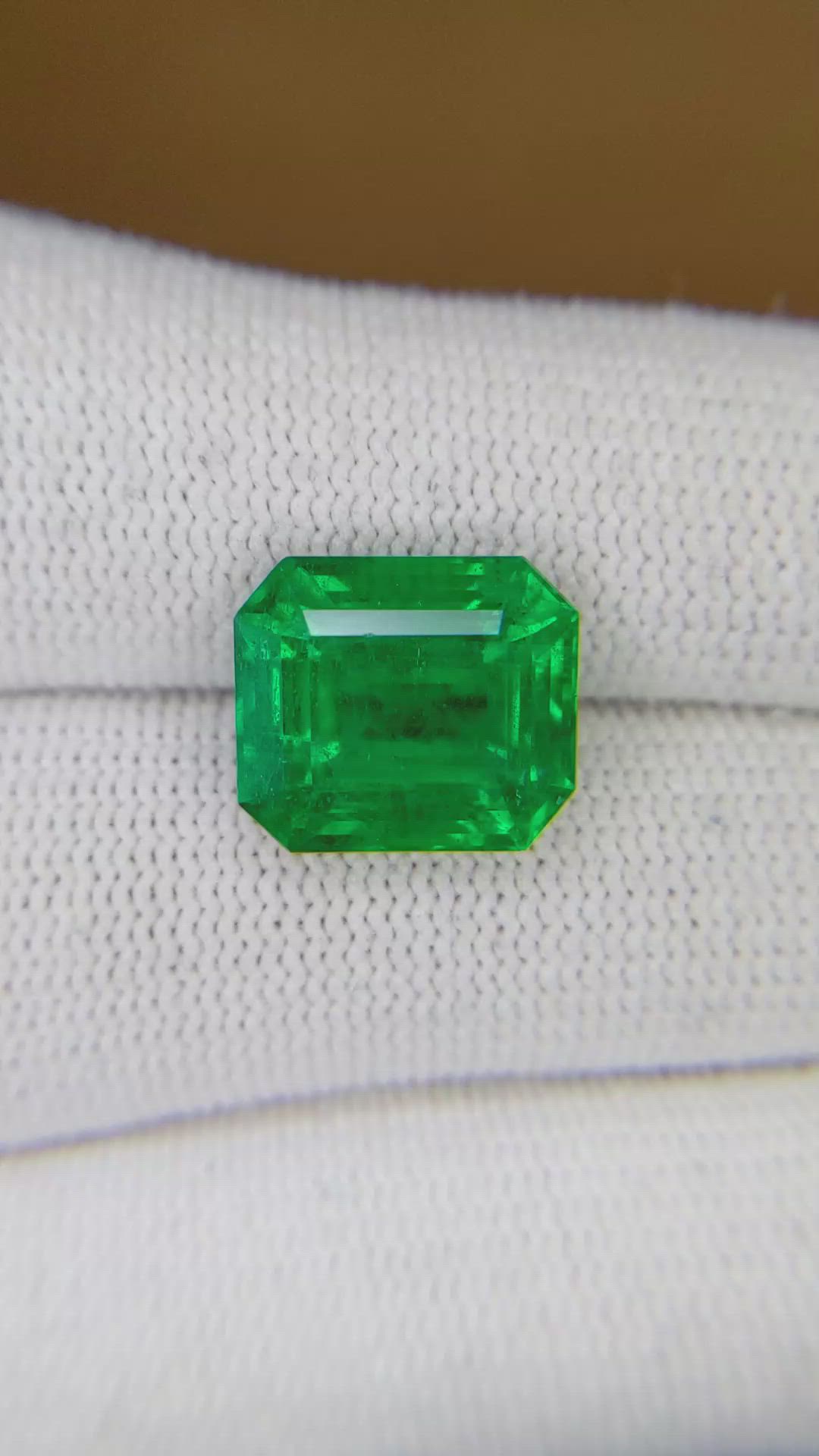 6.54 Ct. Emerald from Zambia Size Video