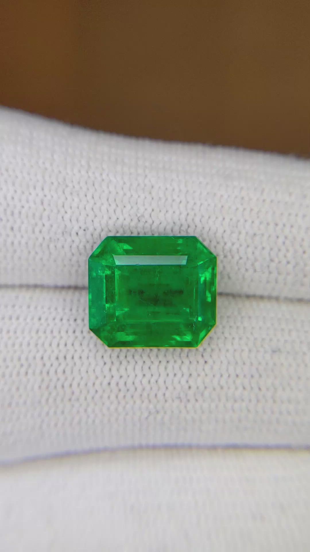 6.54 Ct. Emerald from Zambia Size Video