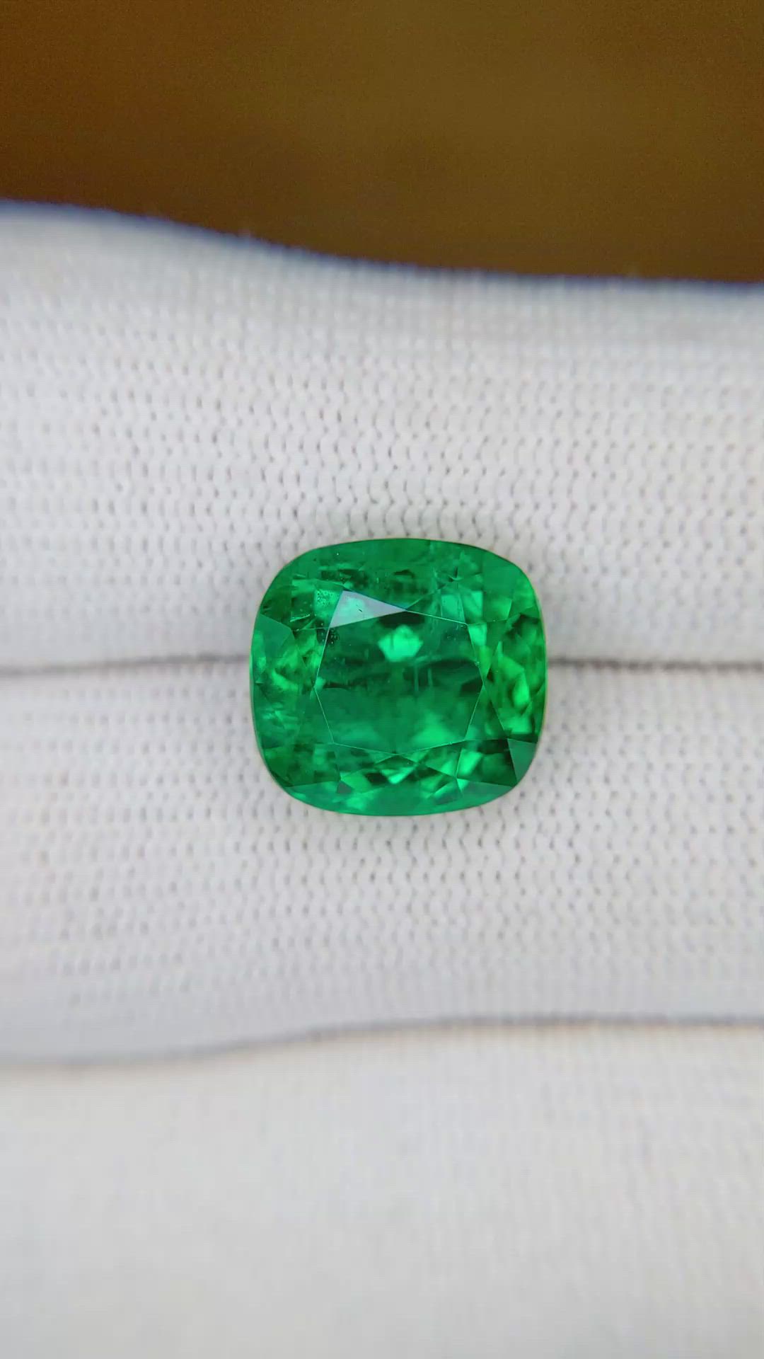 6.28 Ct. Emerald from Zambia Size Video