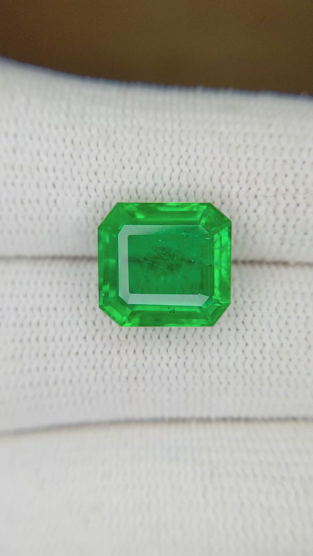 5.50 Ct. Emerald from Zambia Size Video