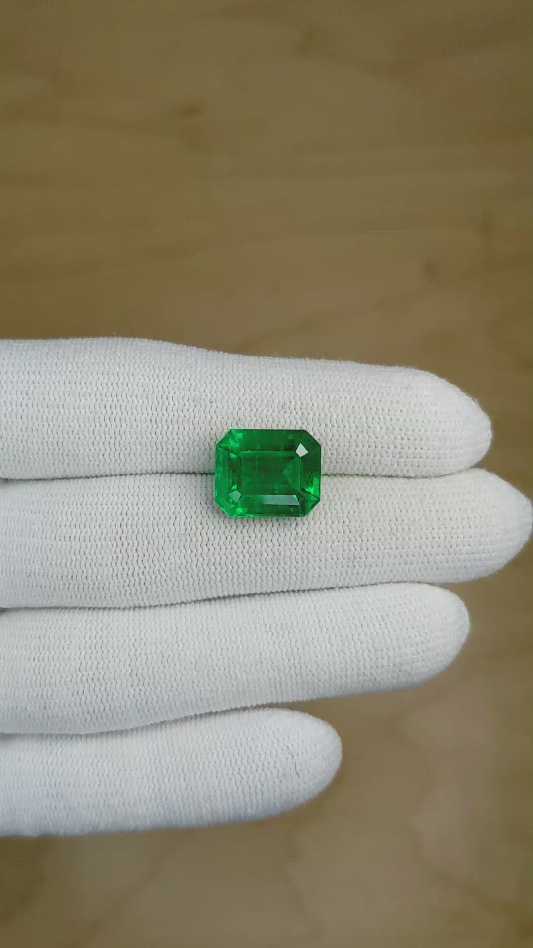 8.13 Ct. Emerald from Zambia Size Video