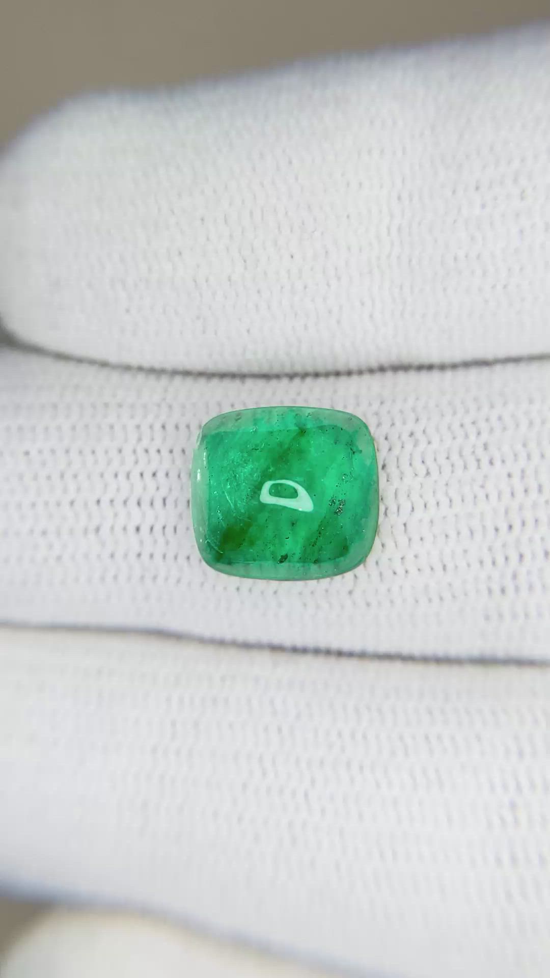 3.00 Ct. Cabochon Emerald from Pakistan Size Video